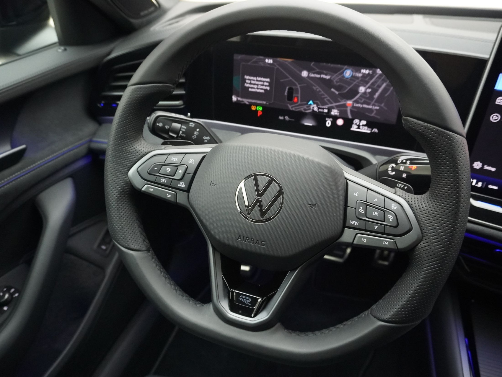 VW Passat Variant 2.0 TDI DSG R-Line 4Motion **R-Line Signature**