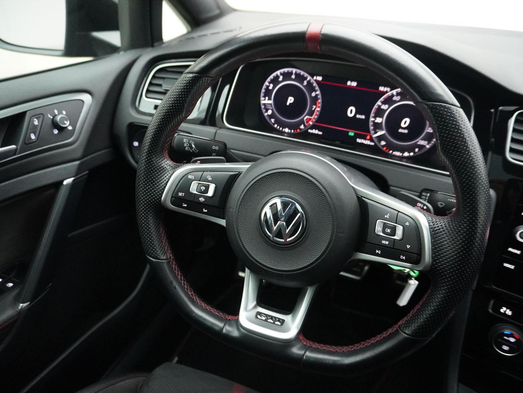 VW Golf VII 2.0 TSI DSG GTI TCR