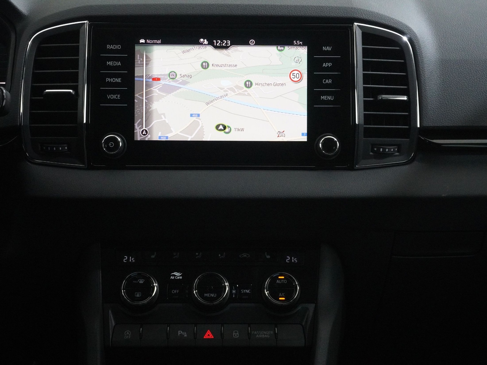 SKODA Karoq 2.0 TDI Selection-Lodge 4×4 DSG