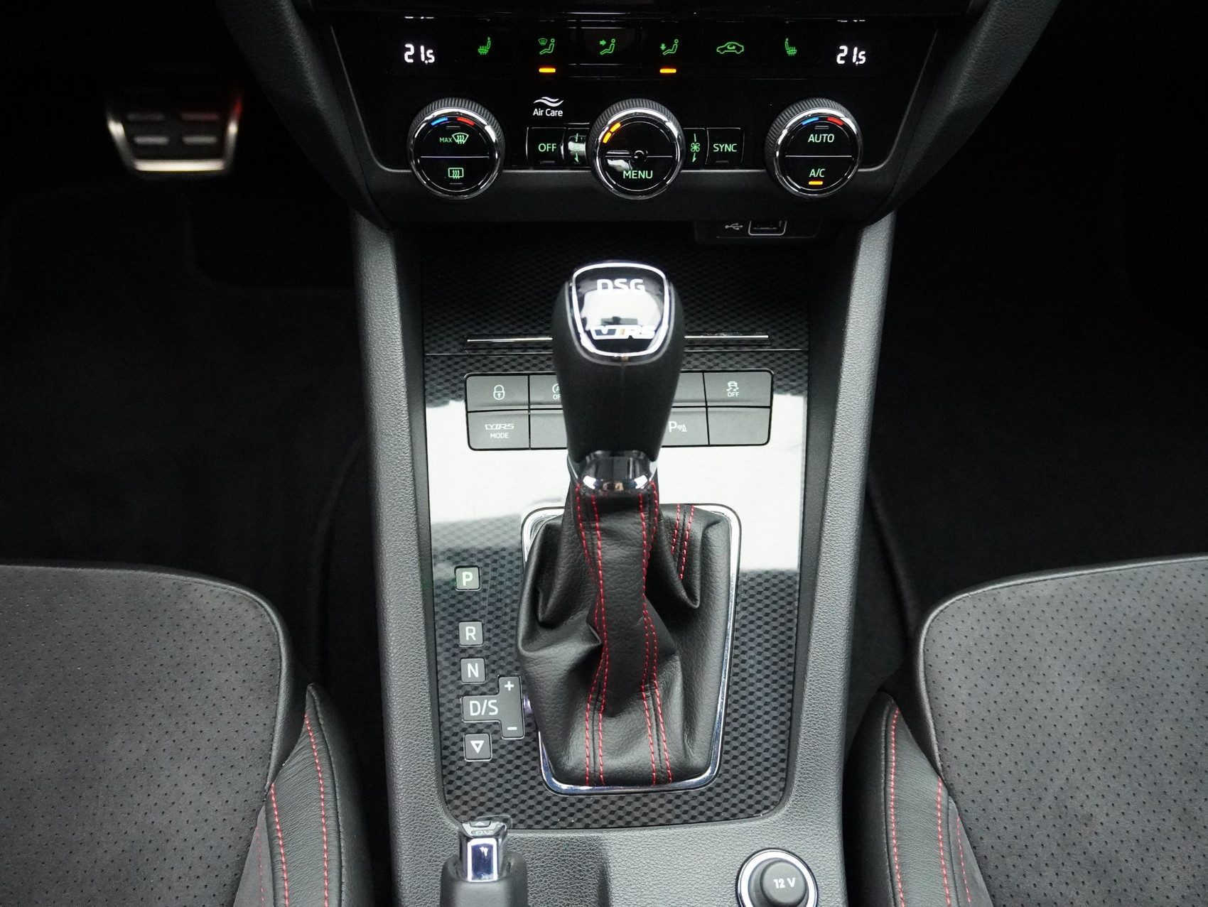 SKODA Octavia Combi 2.0 TSI DSG RS