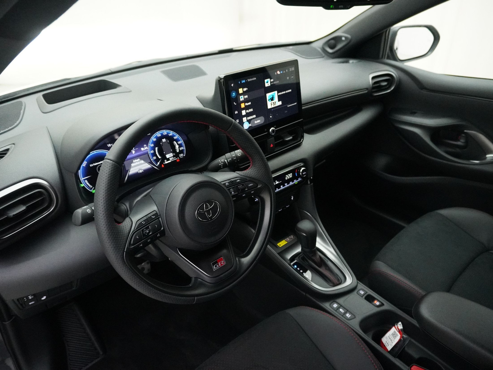 TOYOTA Yaris 1.5 VVT-i HSD GR Sport