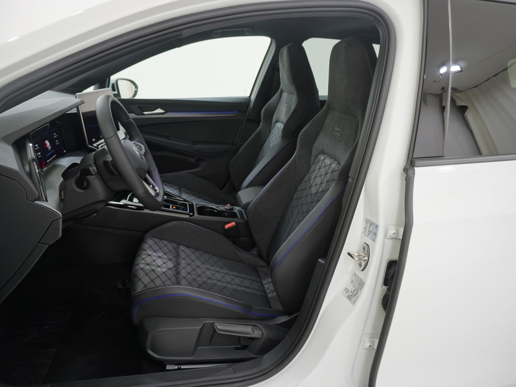 VW Golf VIII 2.0 TDI R-Line DSG