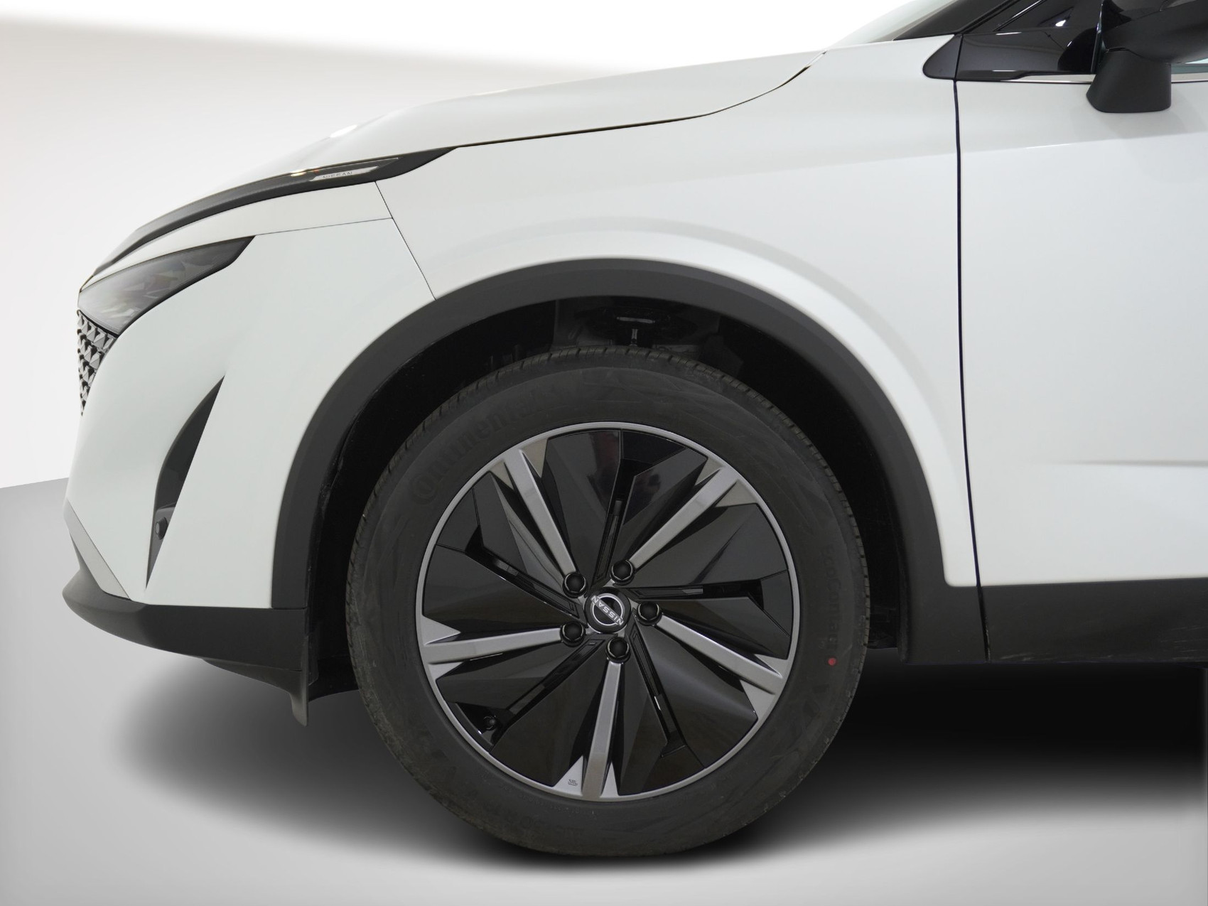 NISSAN Qashqai 1.3 DIG-T Tekna 4×4
