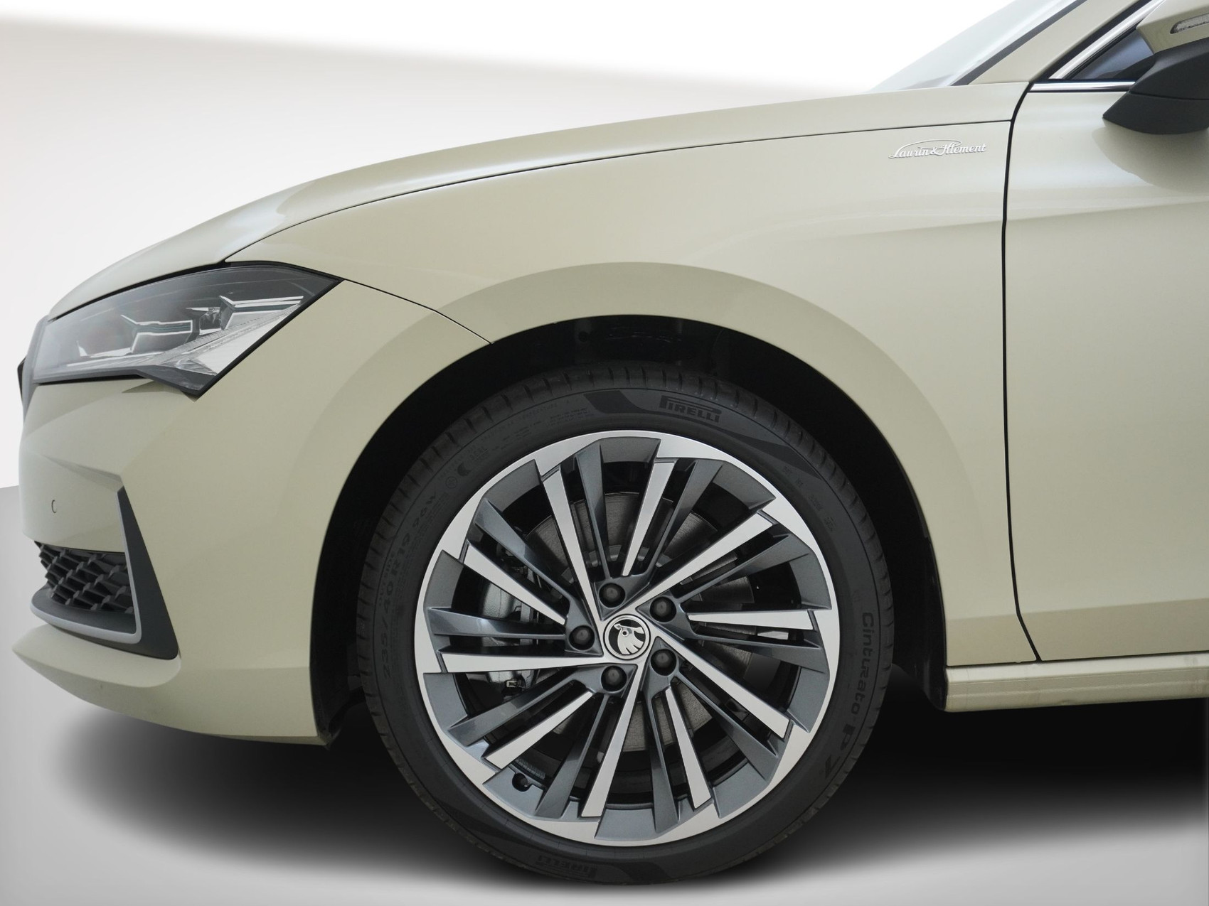 SKODA Superb 2.0 TSI L&K 4×4 DSG