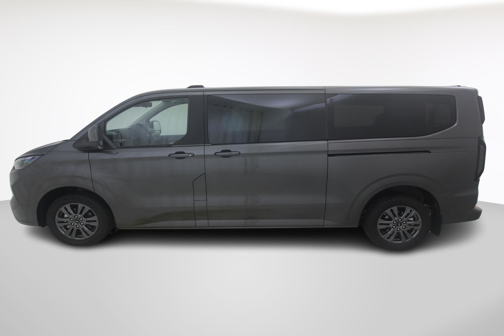 FORD Tourneo Custom 320 L2 2.0 TDCI 4×4 Titanium