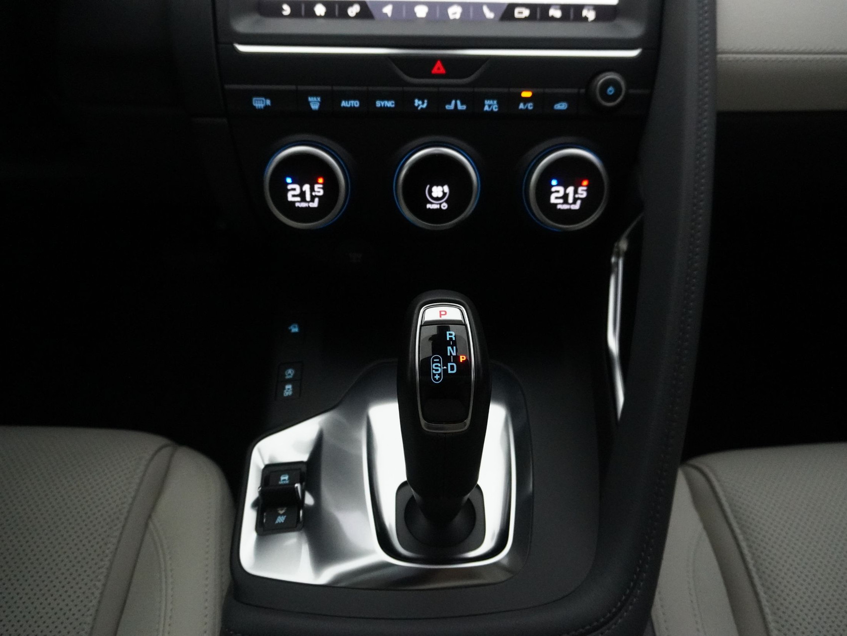 JAGUAR E-Pace 2.0 T SE AWD