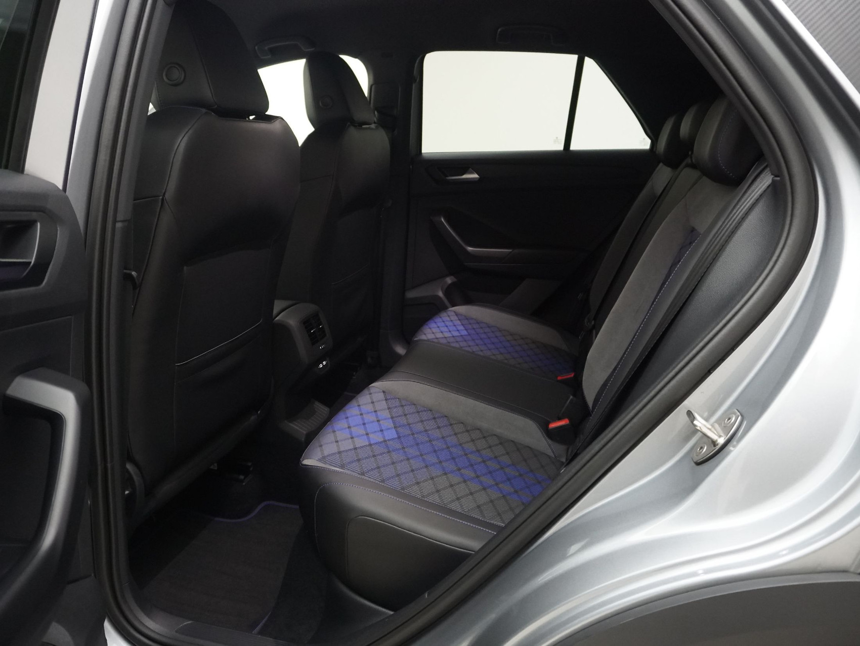 VW T-Roc 2.0 TSI DSG R Black Style 4Motion ** M3-Folierung Satin Glip Ghost Pearl **