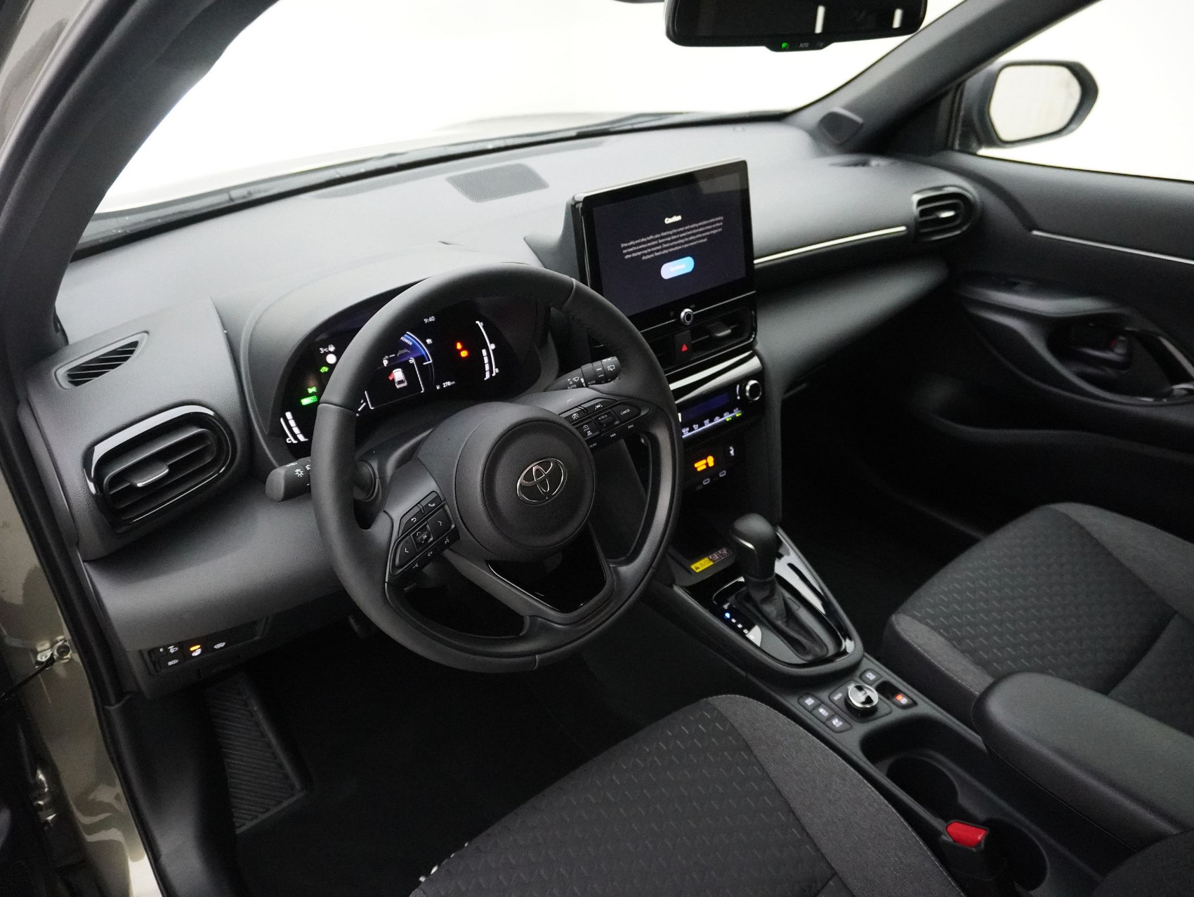 TOYOTA Yaris Cross 1.5 VVT-i HSD Trend AWD-i ** 4×4 **