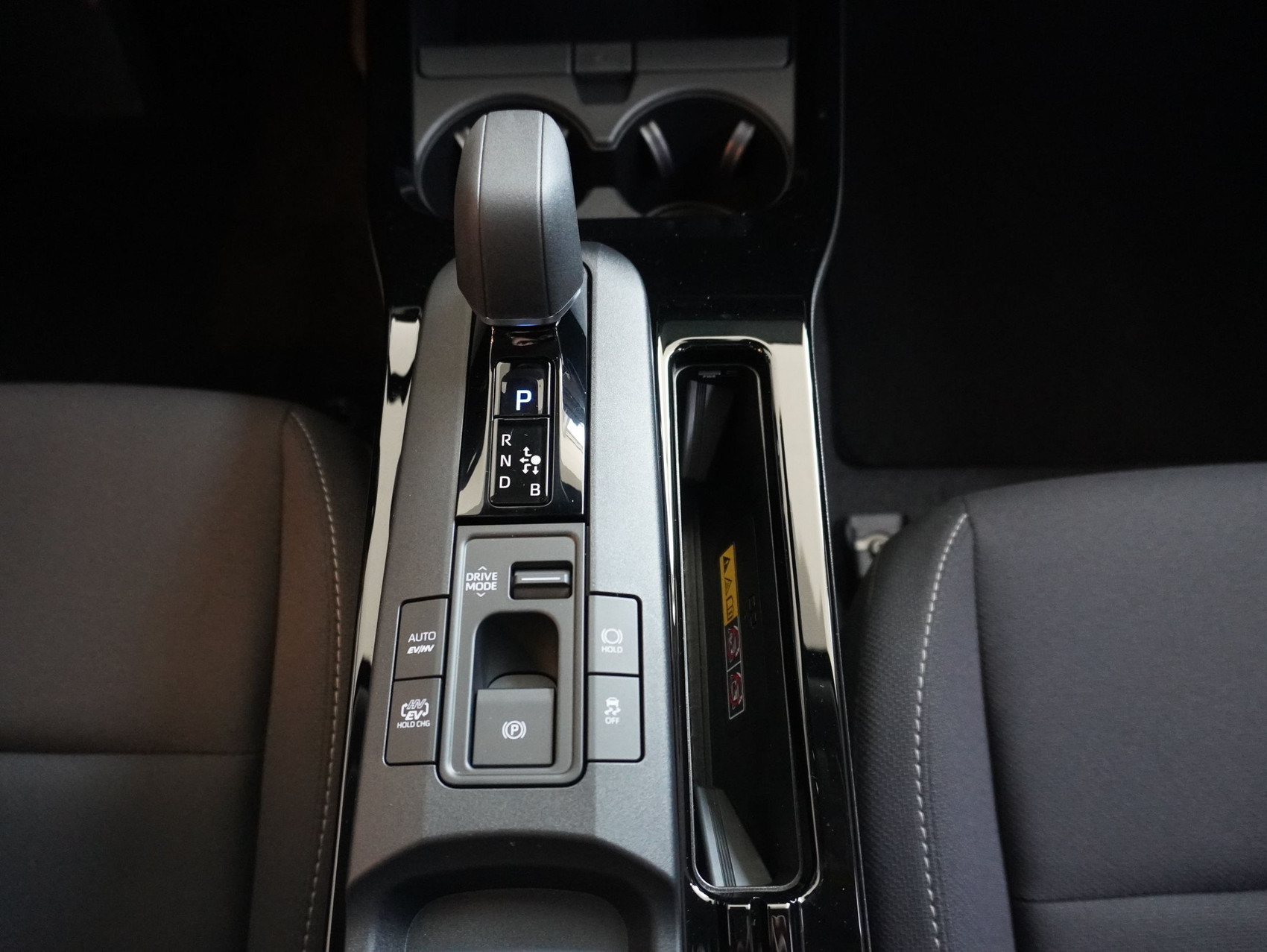 TOYOTA Prius 2.0 Plug-In-Hybrid Style