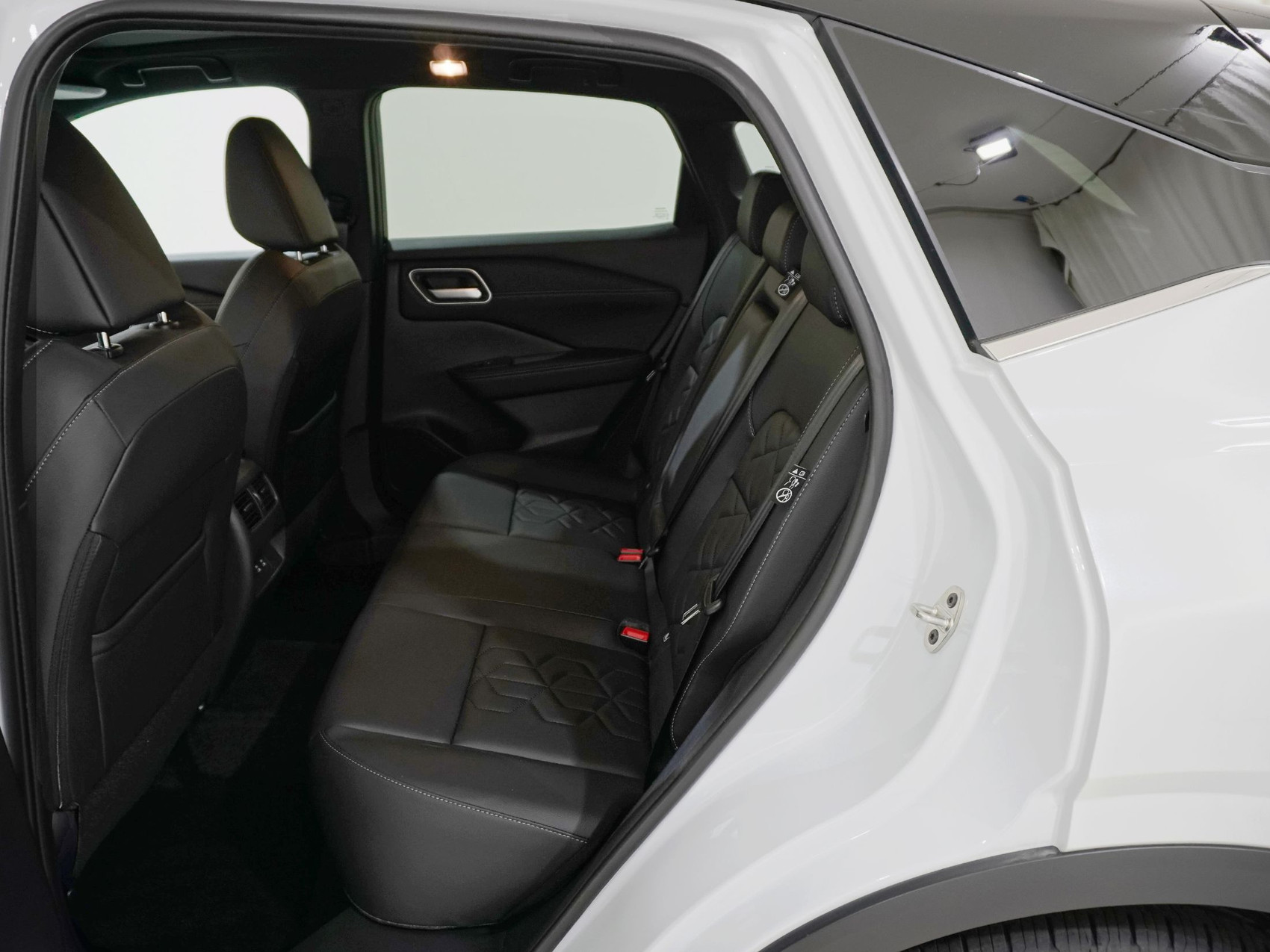 NISSAN Qashqai 1.3 DIG-T Tekna 4×4