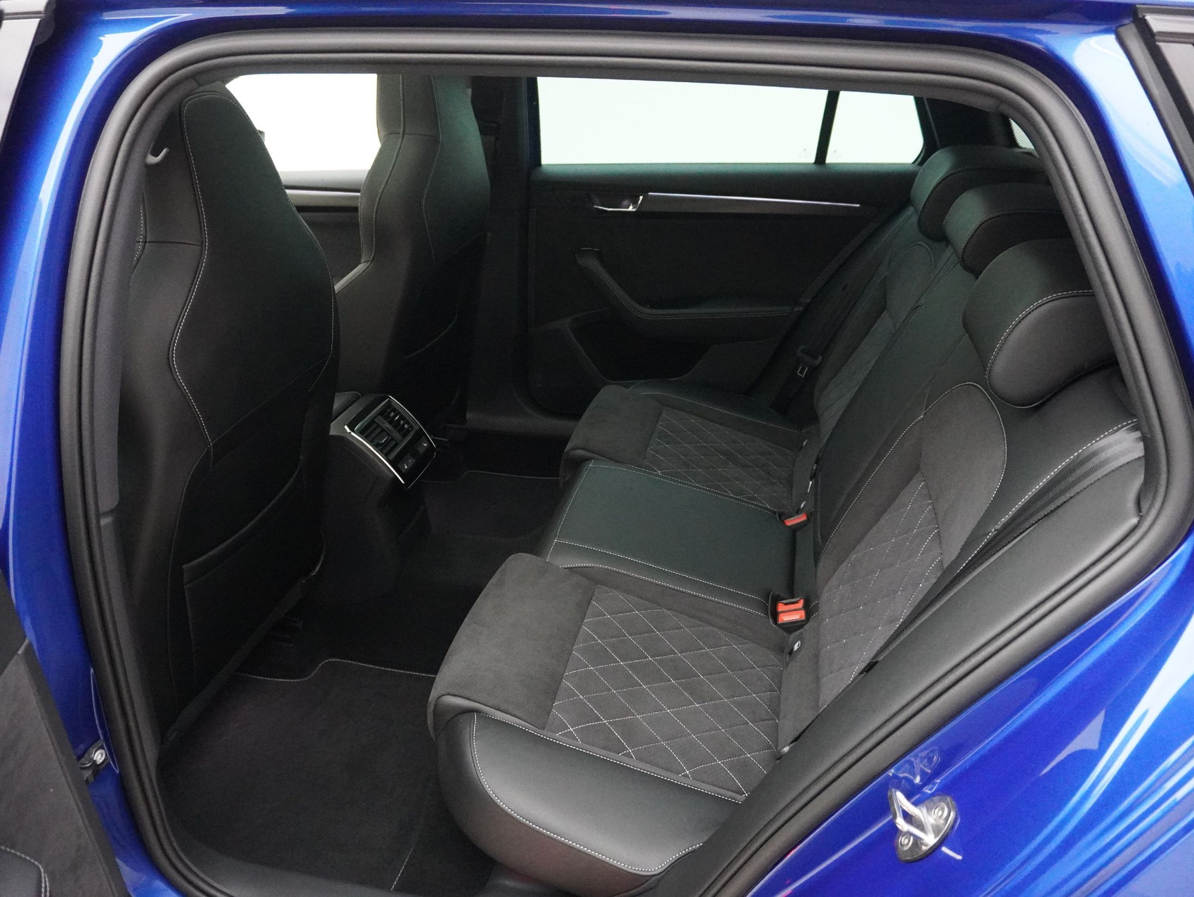 SKODA Superb Combi 2.0 TDI DSG Sport Line 4×4