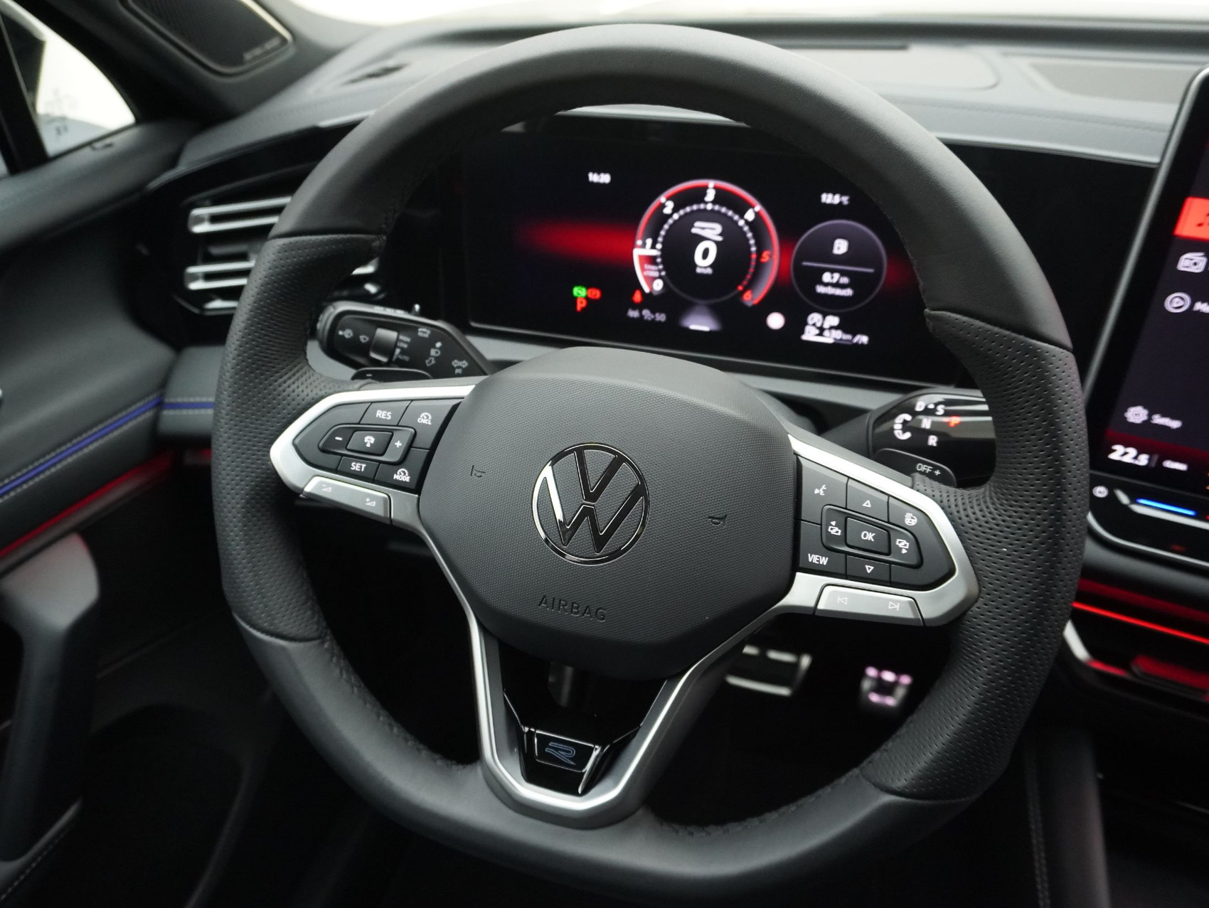 VW Tiguan 2.0 TDI DSG R-Line Black Style 4Motion **Leder/Anhängerkupplung/Standheizung**
