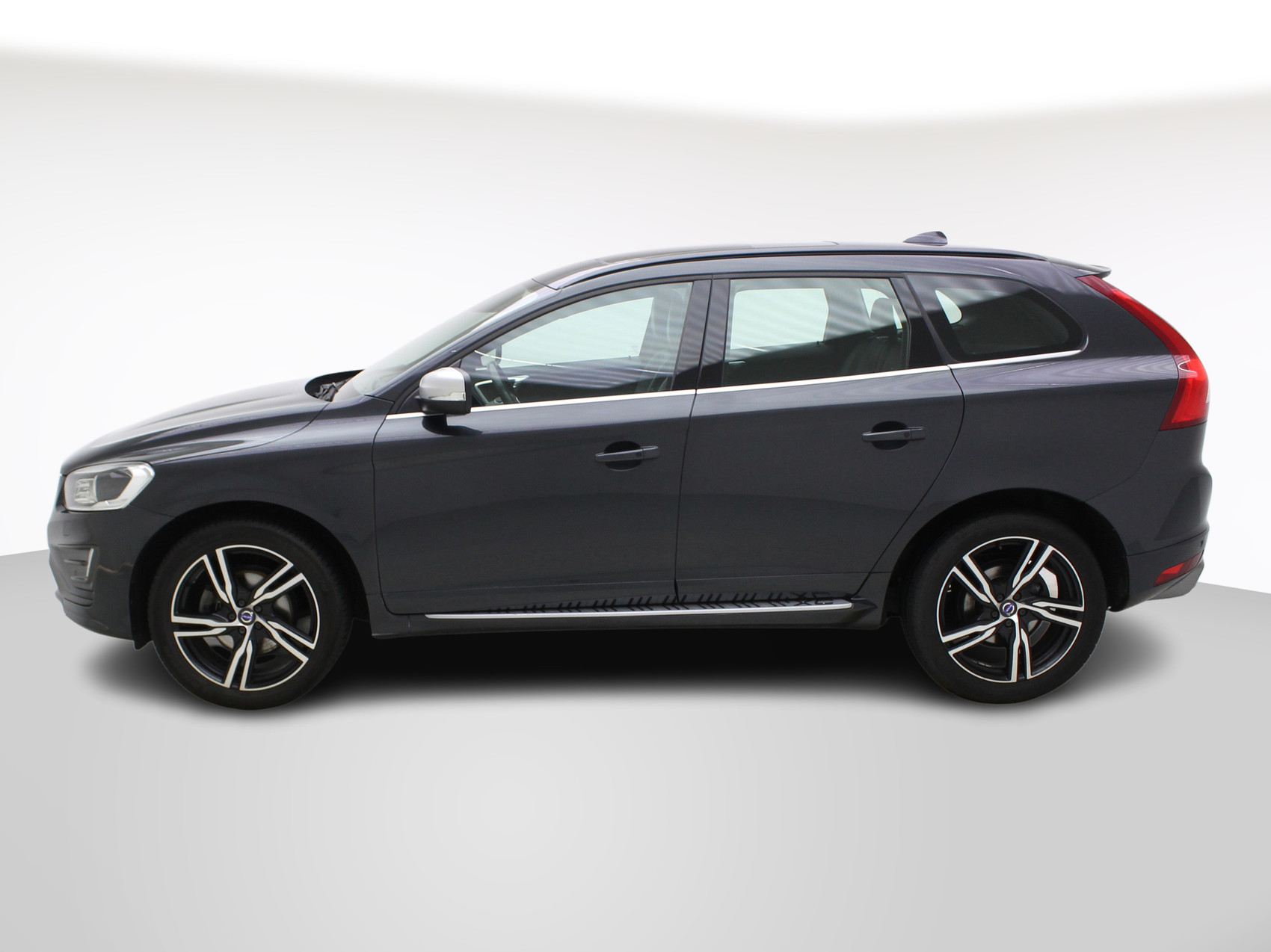 VOLVO XC60 2.4 D4 Momentum AWD R-Design