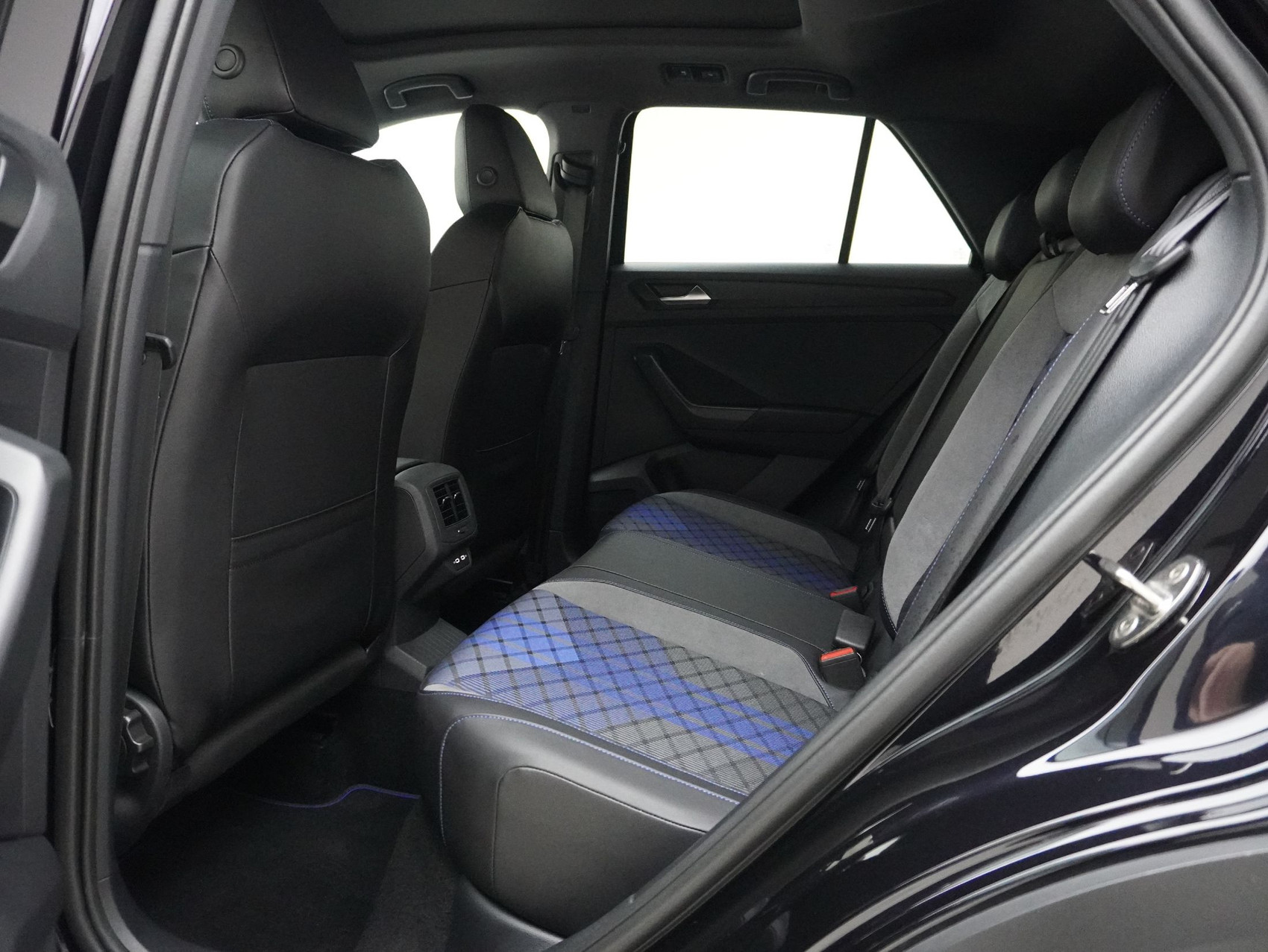 VW T-Roc 2.0 TSI DSG R Black Style 4Motion **Panoramaglasdach**