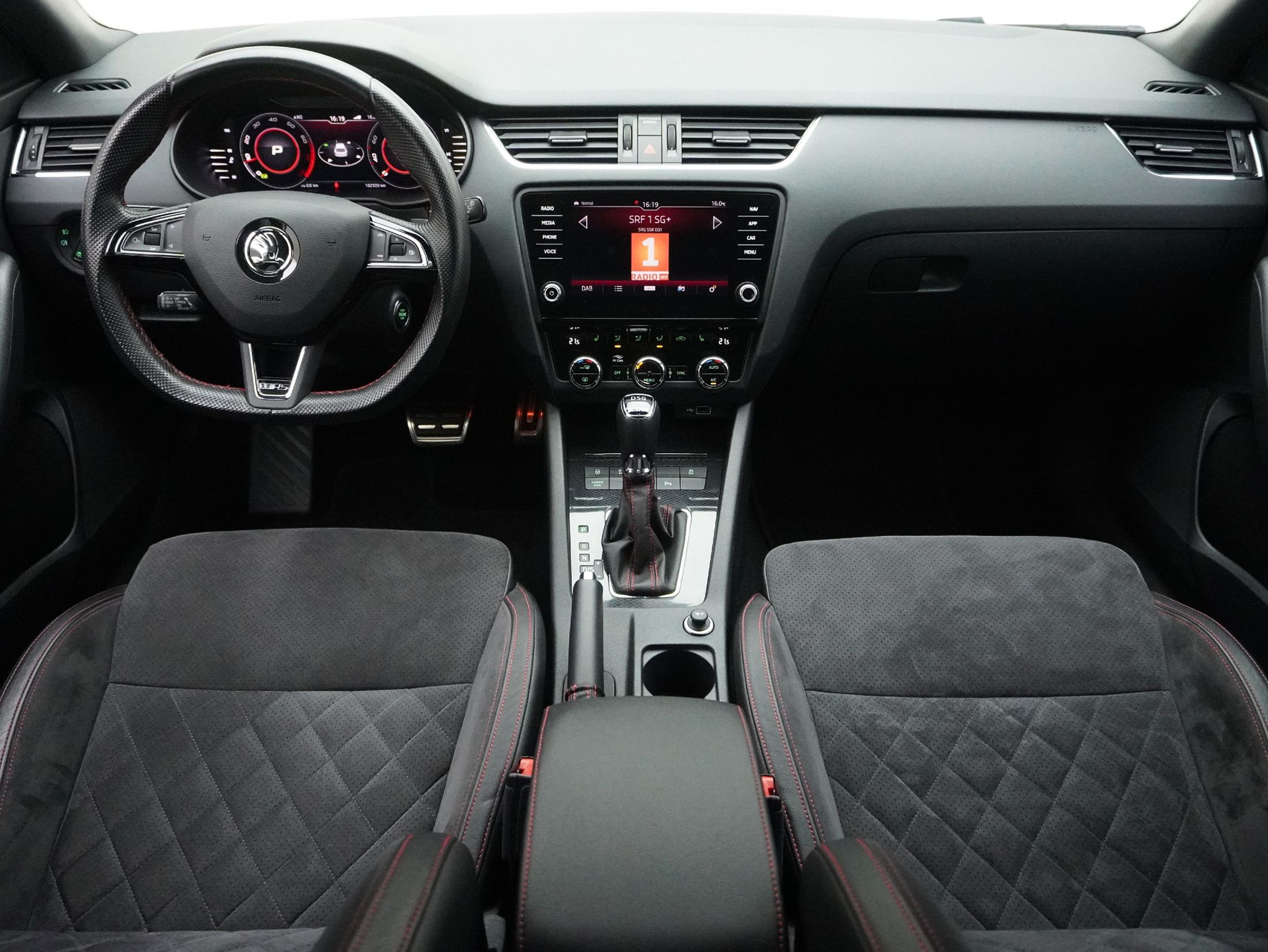 SKODA Octavia Combi 2.0 TSI DSG RS