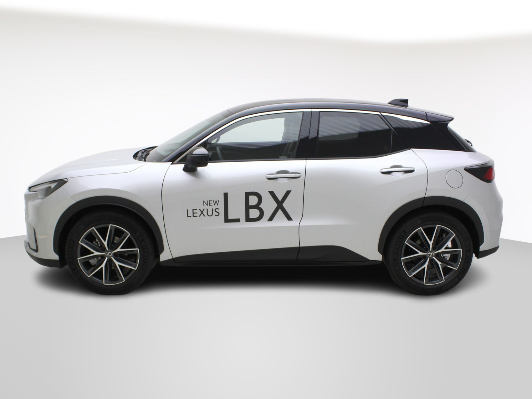 LEXUS LBX 1.5 Hybrid Cool AWD