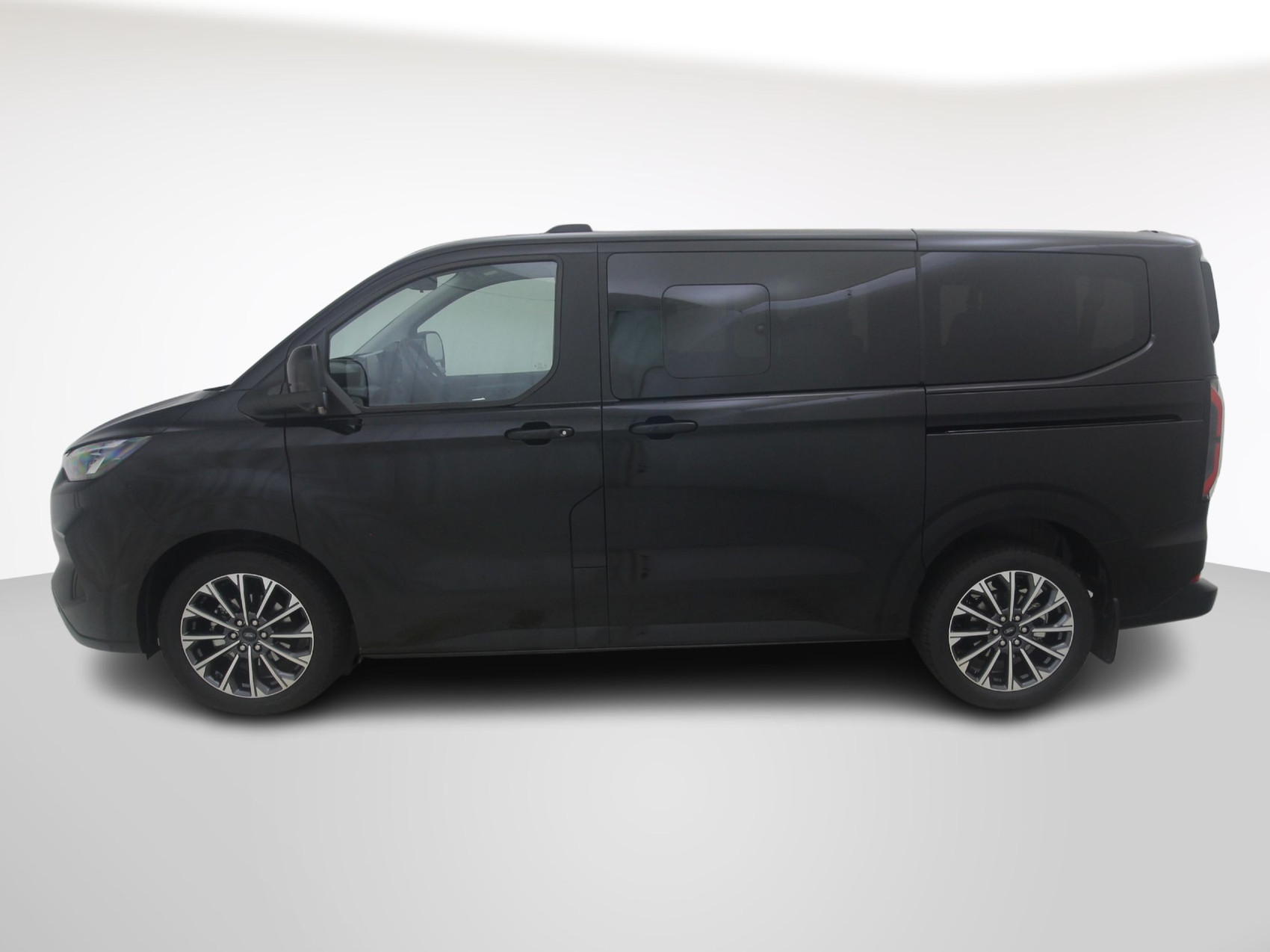 FORD Tourneo Custom 320 L1 2.0 TDCI Titanium X