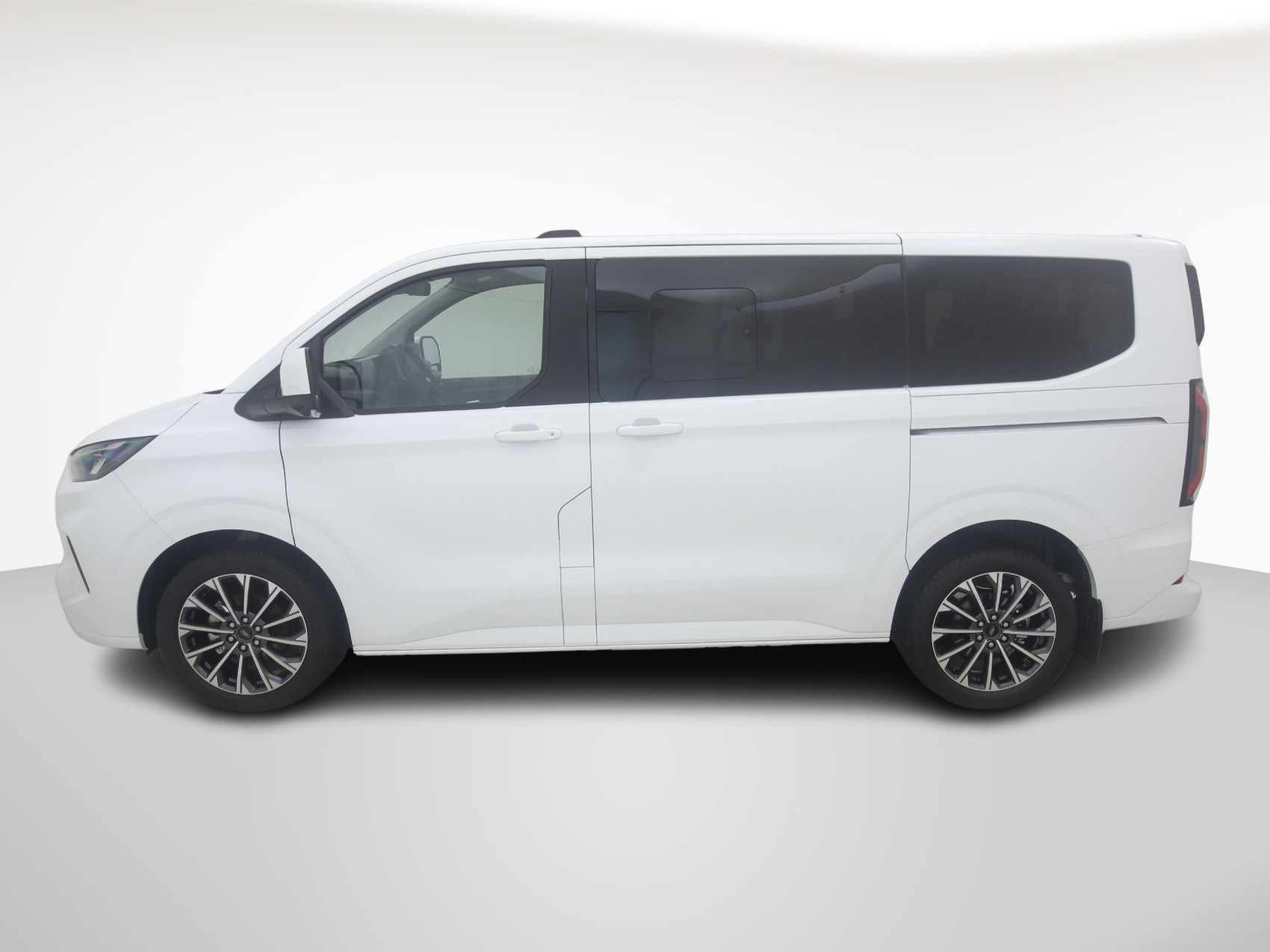 FORD Tourneo Custom 320 L1 2.0 TDCI 4×4 Titanium X