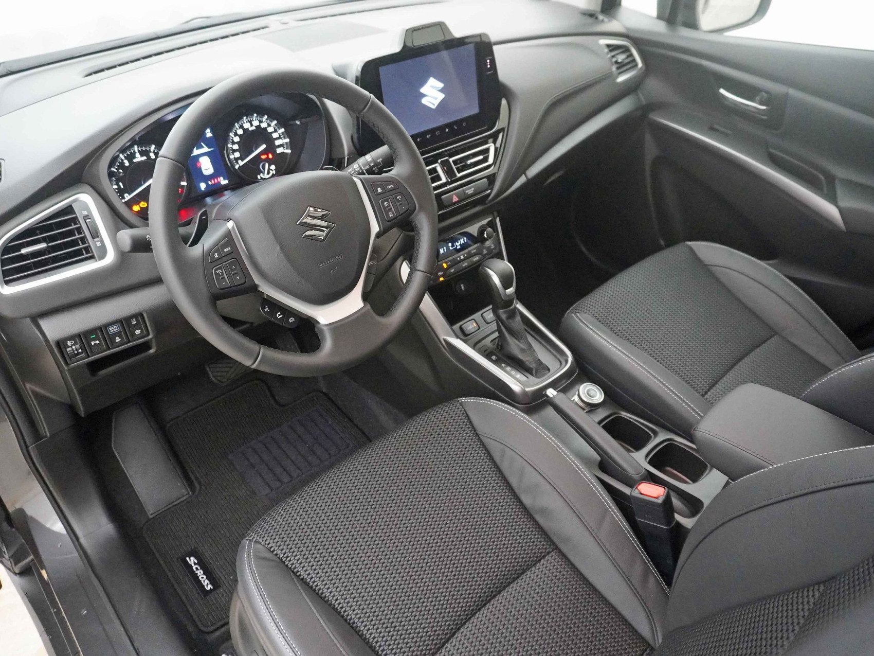 SUZUKI S-Cross 1.5 Compact Top Hybrid 4×4 MY24