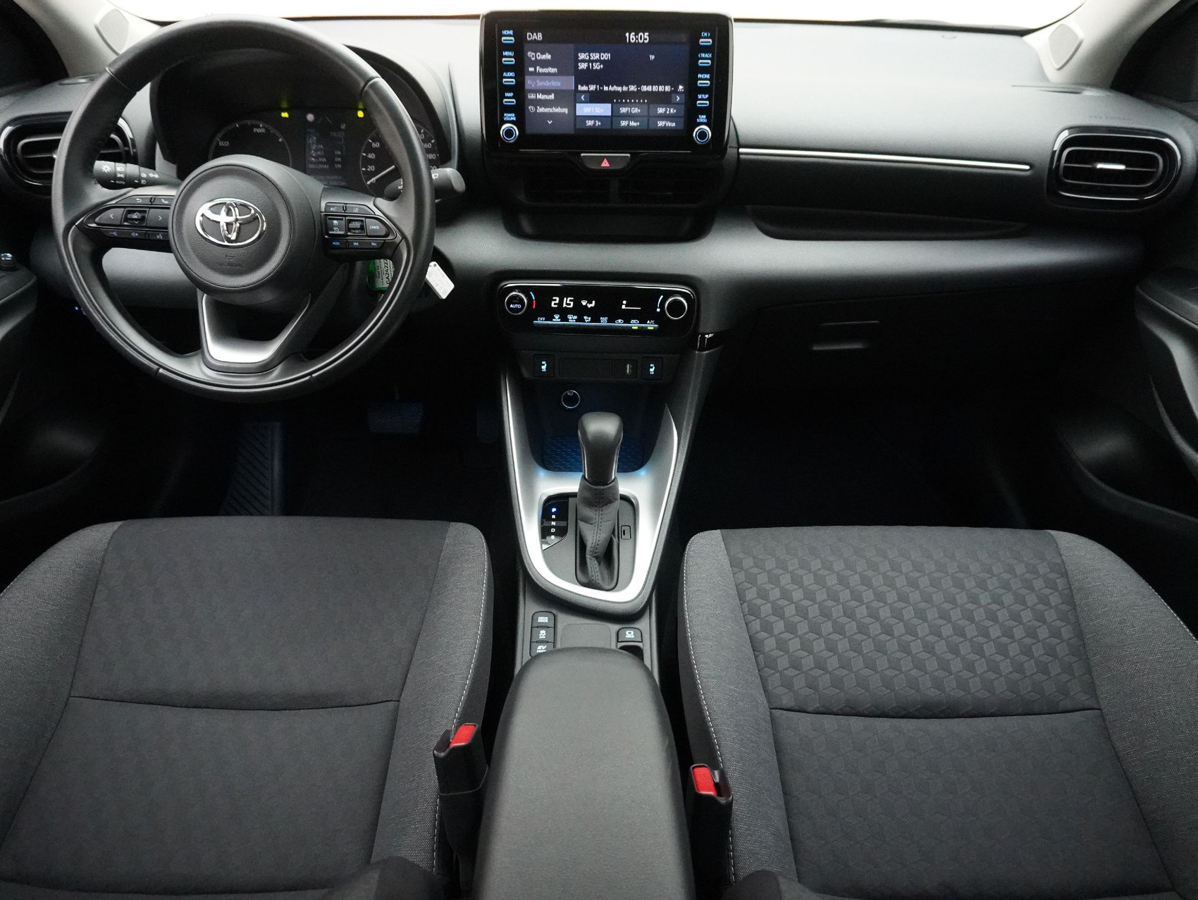 TOYOTA Yaris 1.5 Active e-CVT