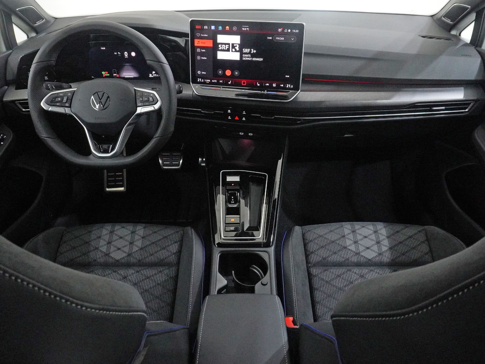 VW Golf VIII 1.5 eTSI R-Line DSG