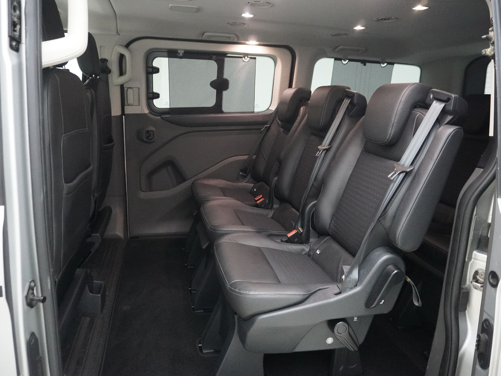FORD Tourneo Custom Bus 320 L1 2.0 TDCi Sport