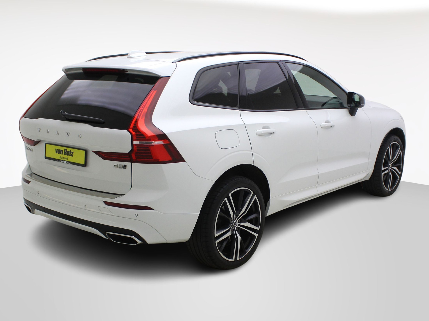 VOLVO XC60 2.0 B5 MH R-Design AWD