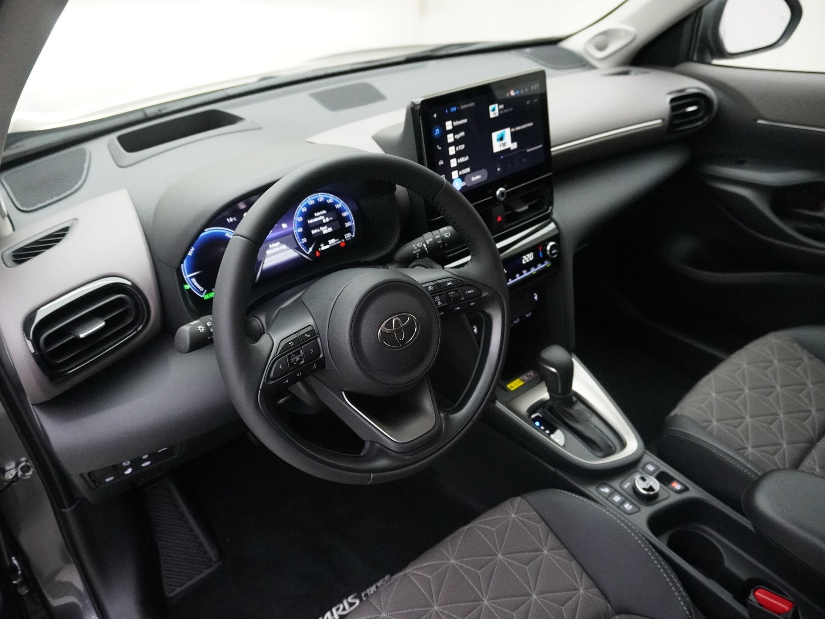 TOYOTA Yaris Cross 1.5 VVT-i HSD Premium AWD-i