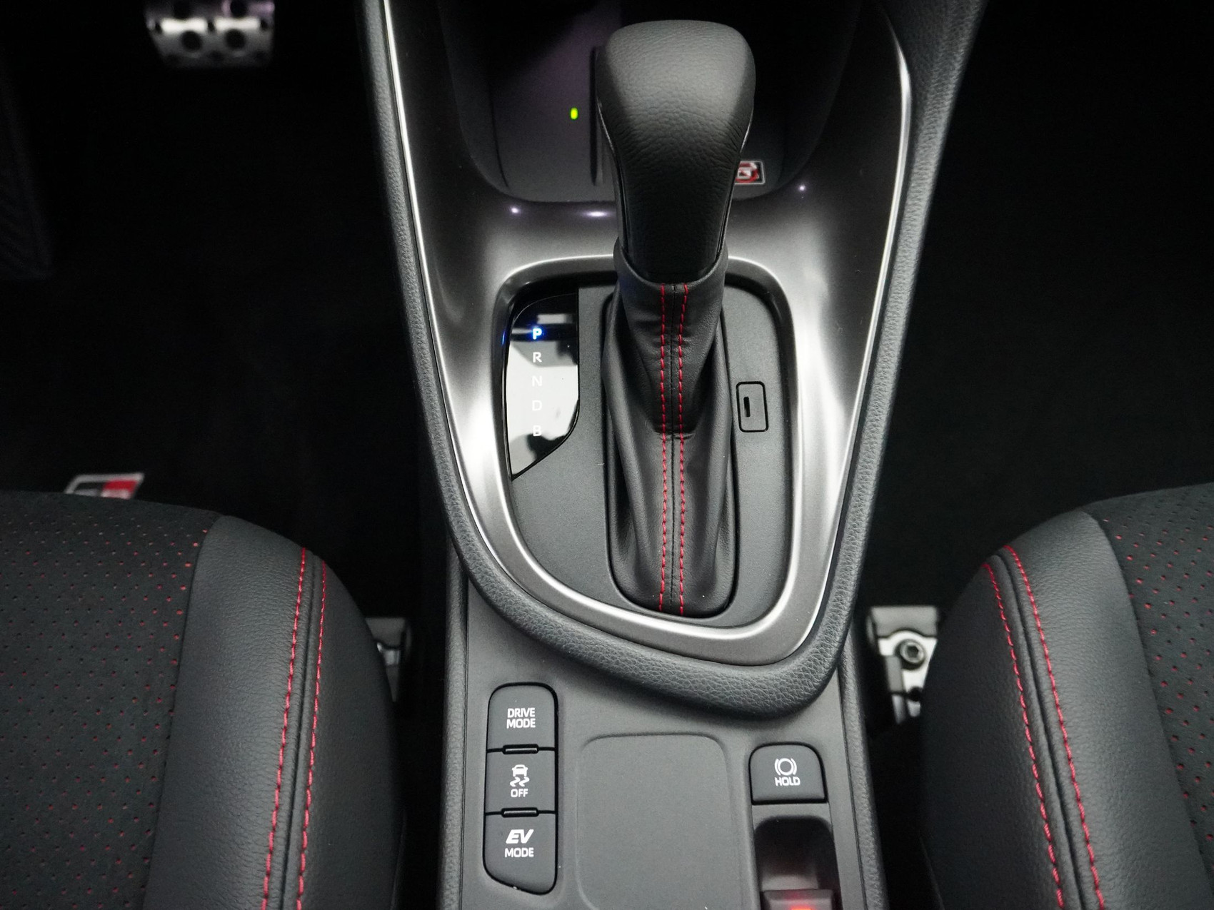TOYOTA Yaris 1.5 VVT-i HSD GR Sport