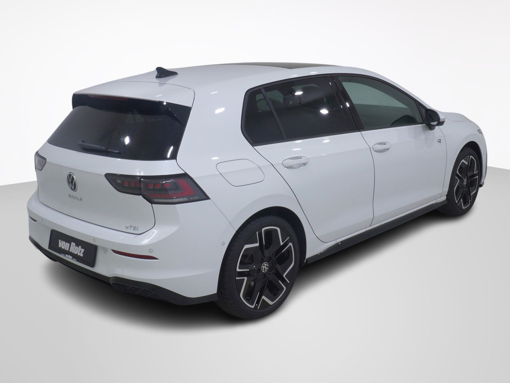 VW Golf VIII 1.5 eTSI R-Line DSG