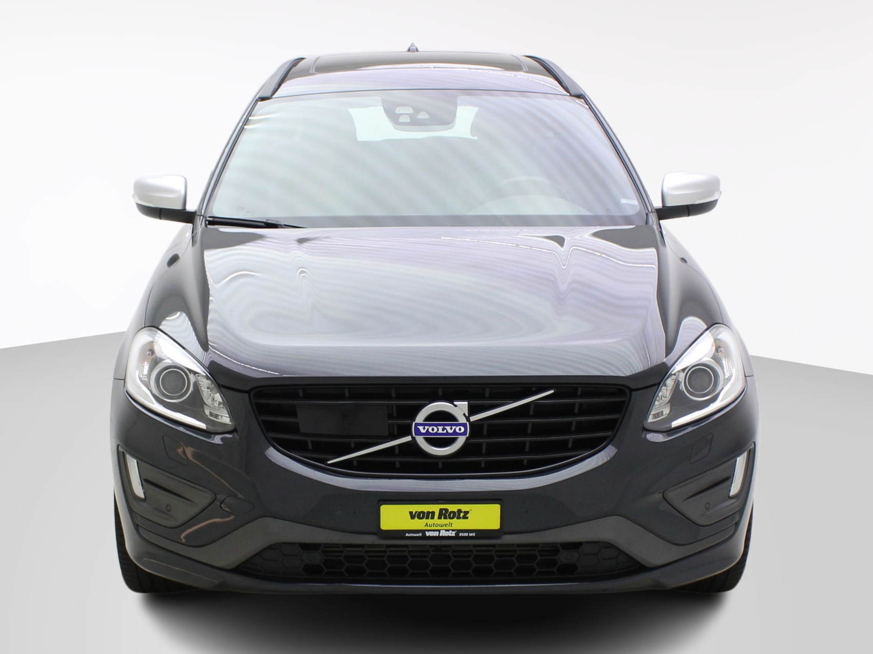 VOLVO XC60 2.4 D4 Momentum AWD R-Design