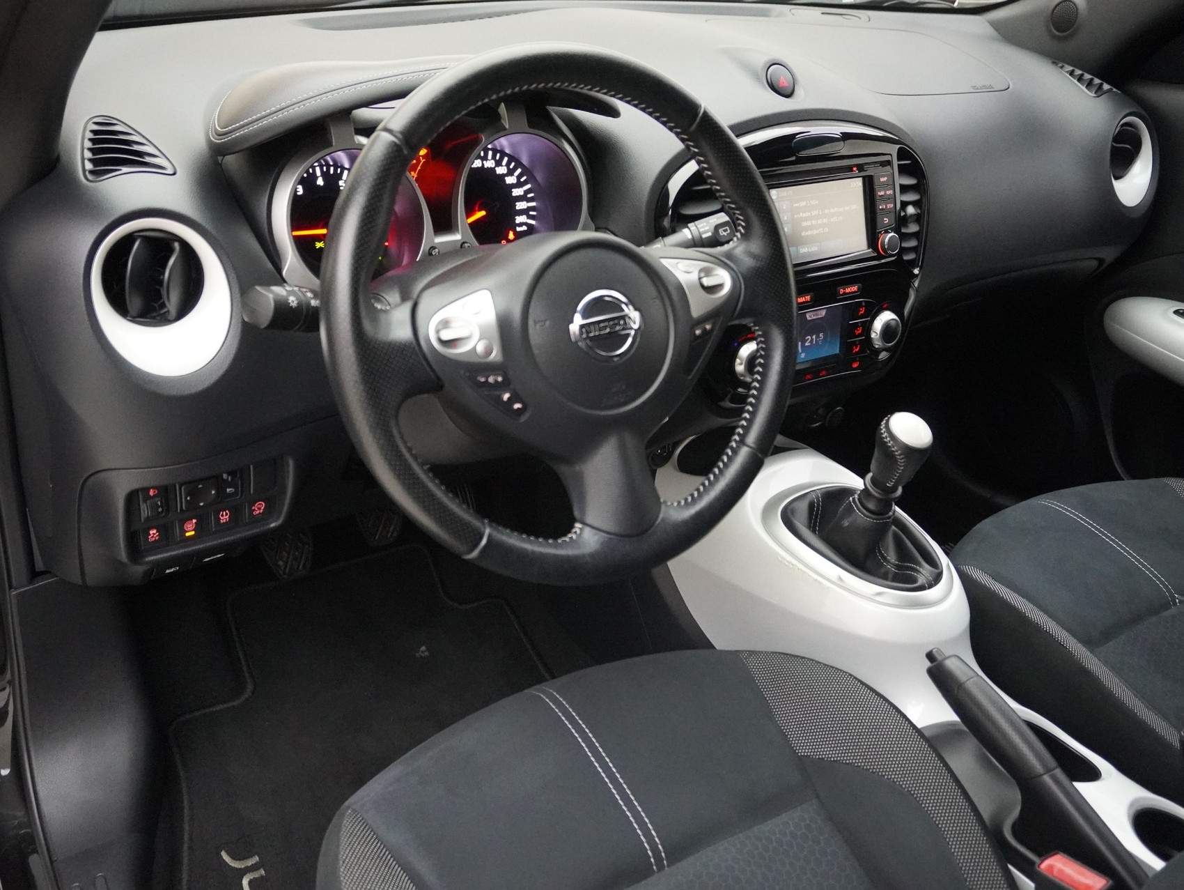 NISSAN Juke 1.2 DIG-T N-Connecta