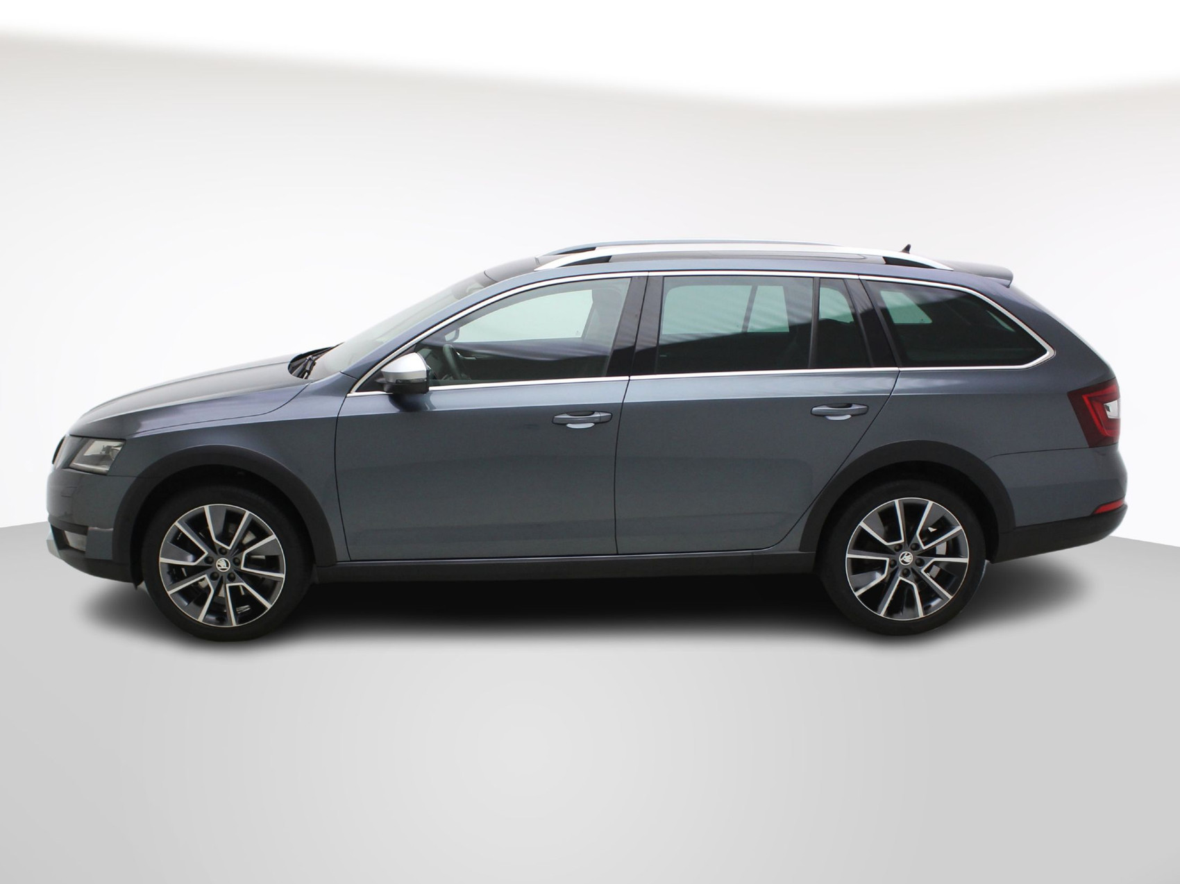 SKODA Octavia Scout 2.0 TSI DSG 4×4