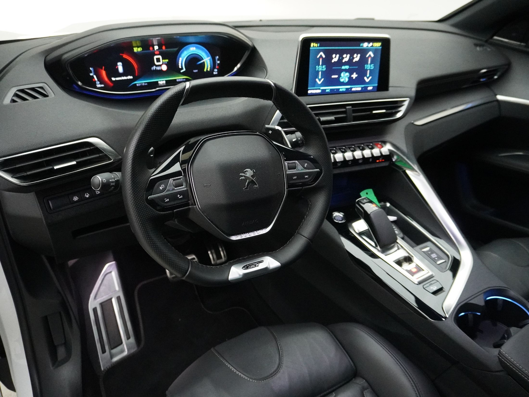 PEUGEOT 3008 1.6 Plug-in Hybrid4 GT