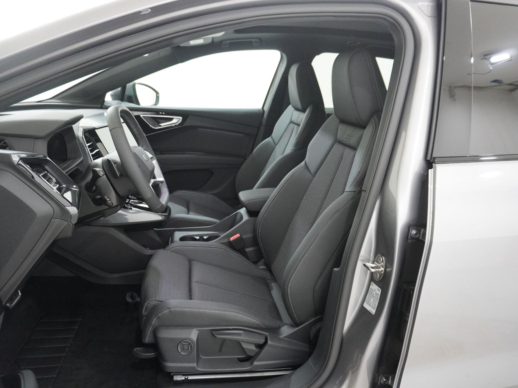 AUDI Q4 e-tron 55 quattro S line