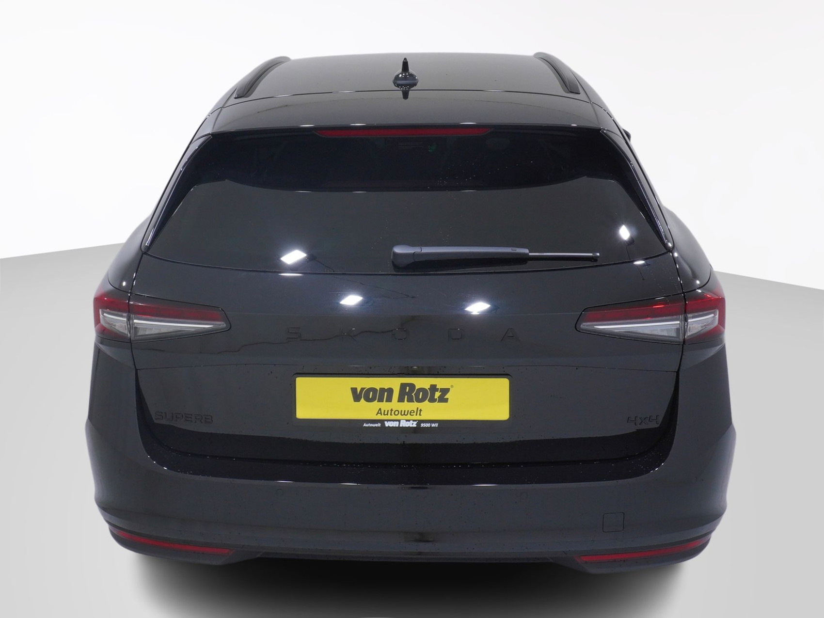 SKODA Superb 2.0 TSI Sportline 4×4 DSG
