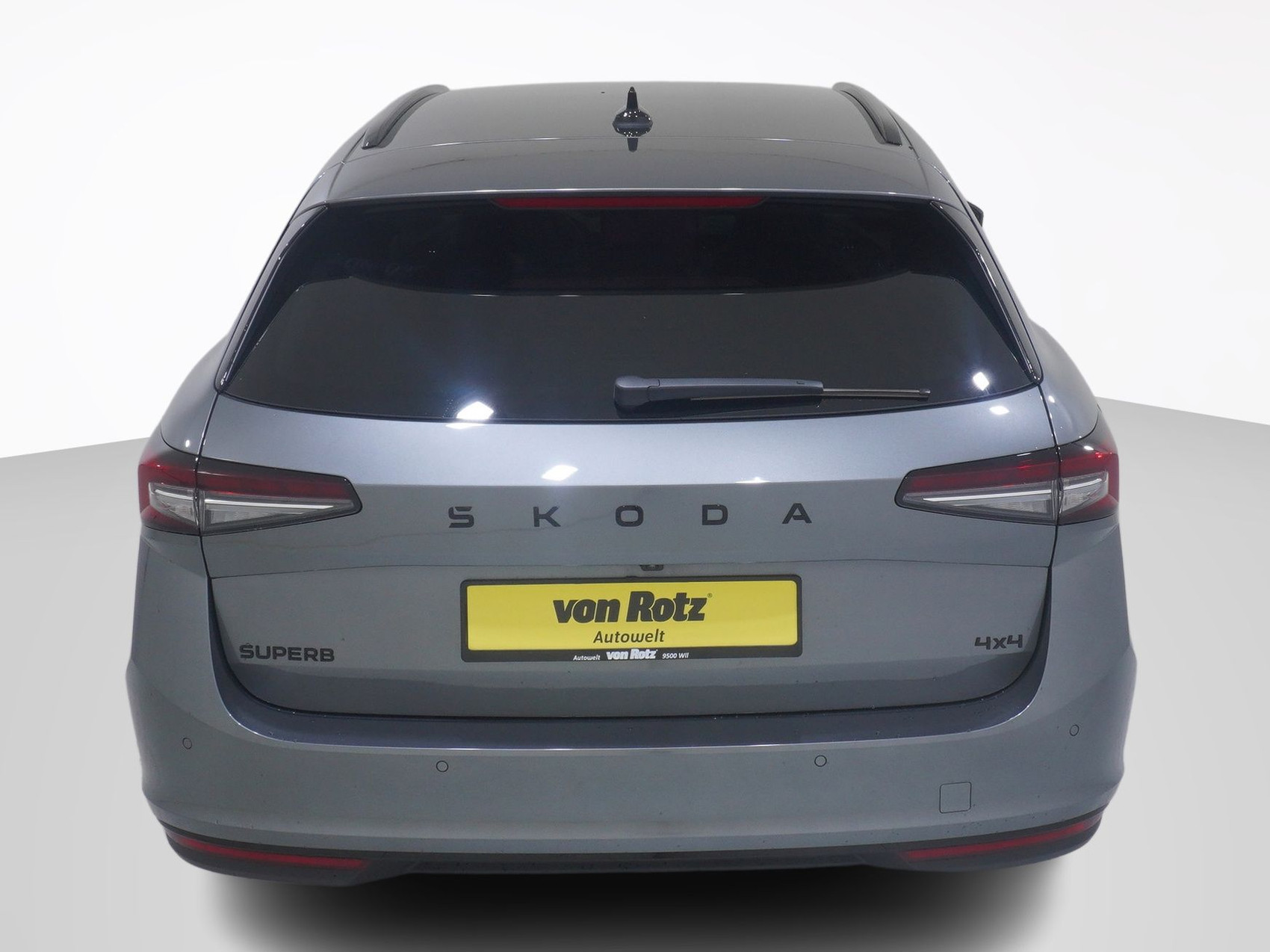 SKODA Superb 2.0 TDI Sportline 4×4 DSG