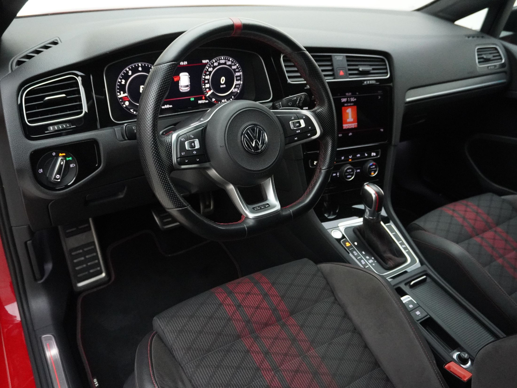 VW Golf 2.0 TSI DSG GTI TCR