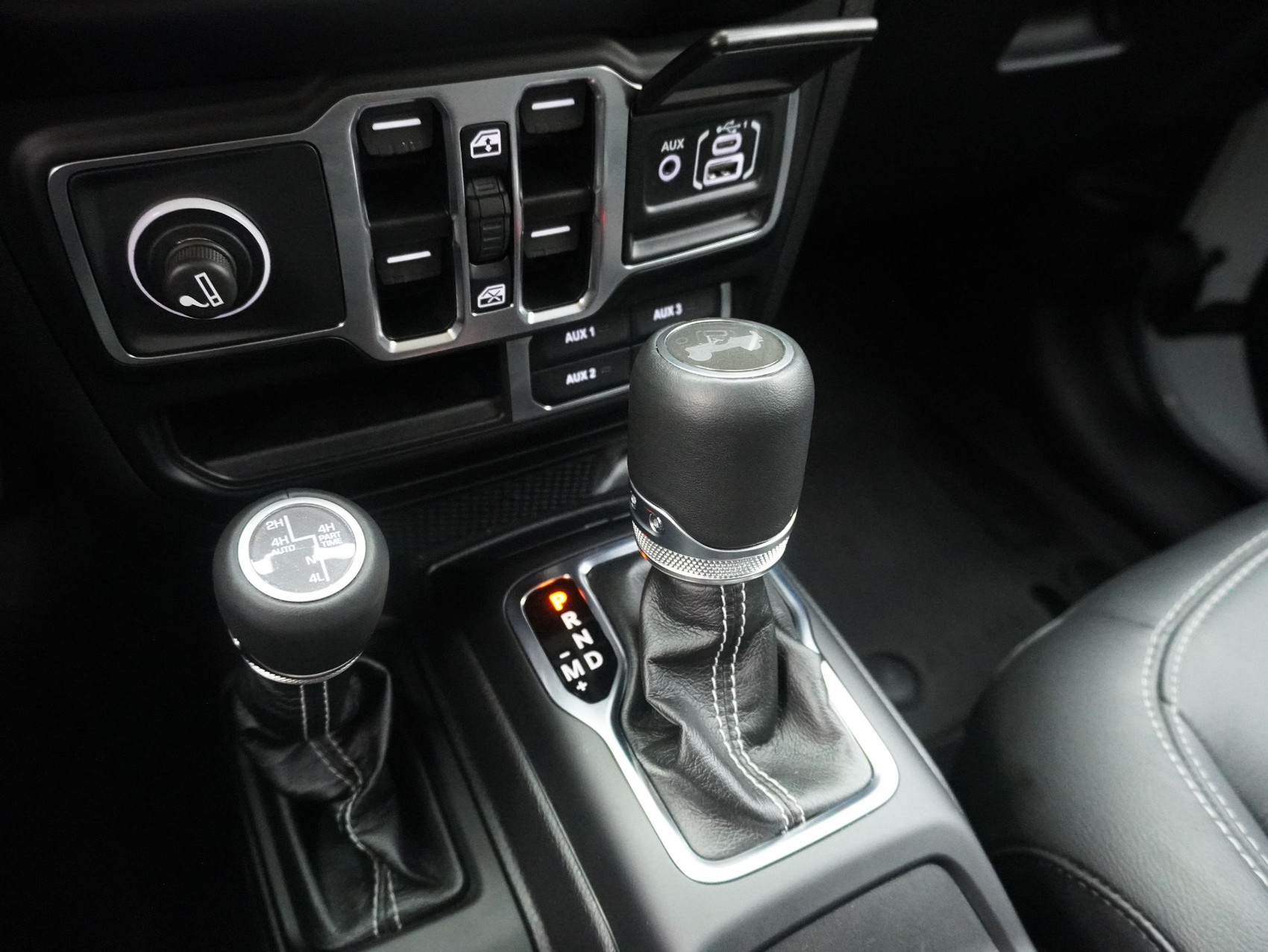 JEEP Wrangler 2.0 Turbo Sahara Unlimited 4xe **Werksgarantie und Gratisservice**