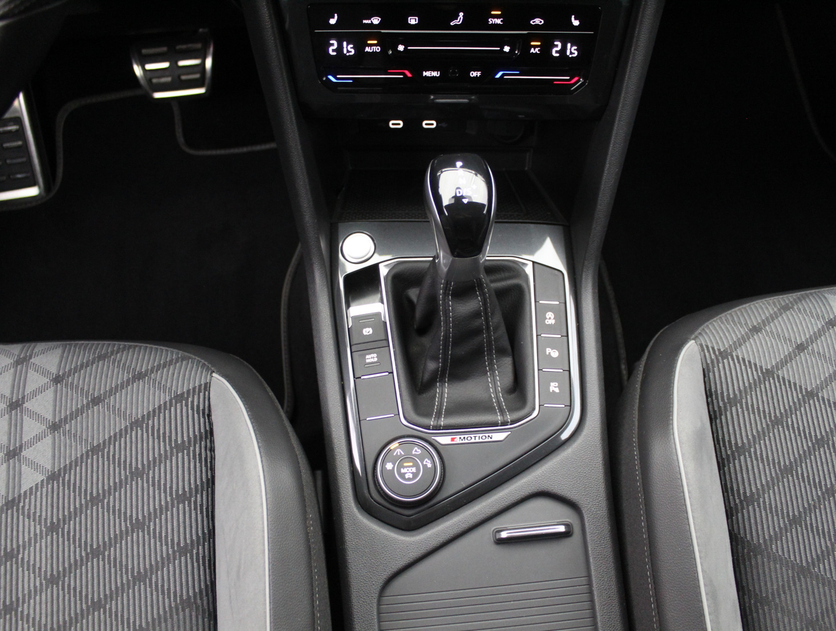 VW Tiguan 2.0 TDI DSG R-Line Black Style 4Motion