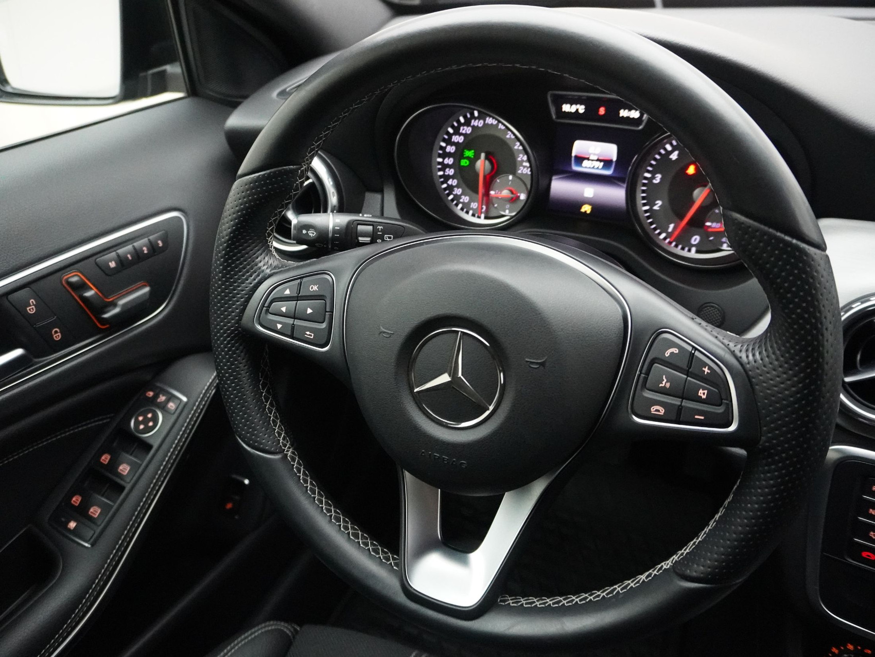 MERCEDES-BENZ GLA-Klasse GLA 200 Urban