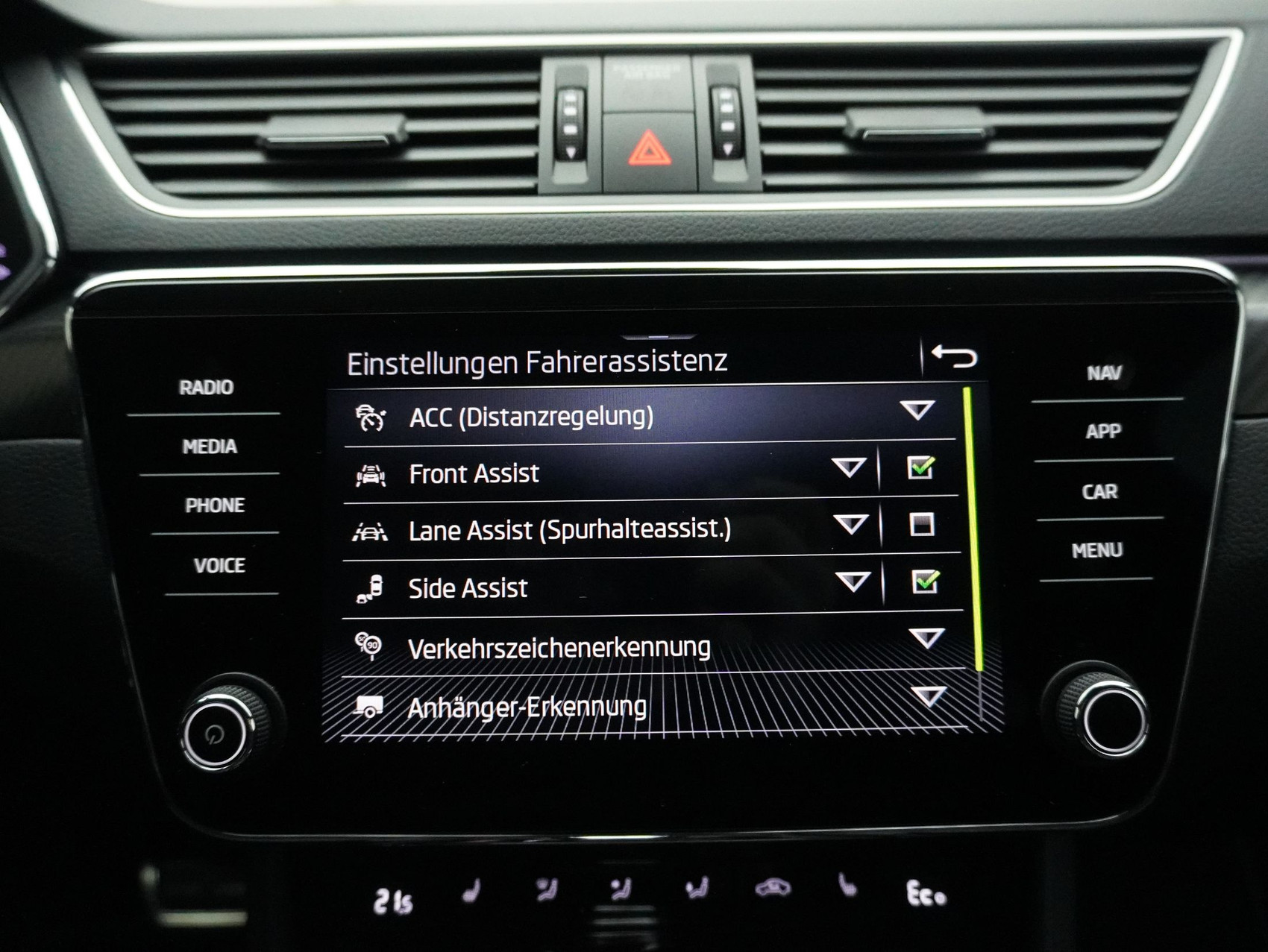SKODA Superb Combi 1.4 TSI DSG PHEV Sport Line