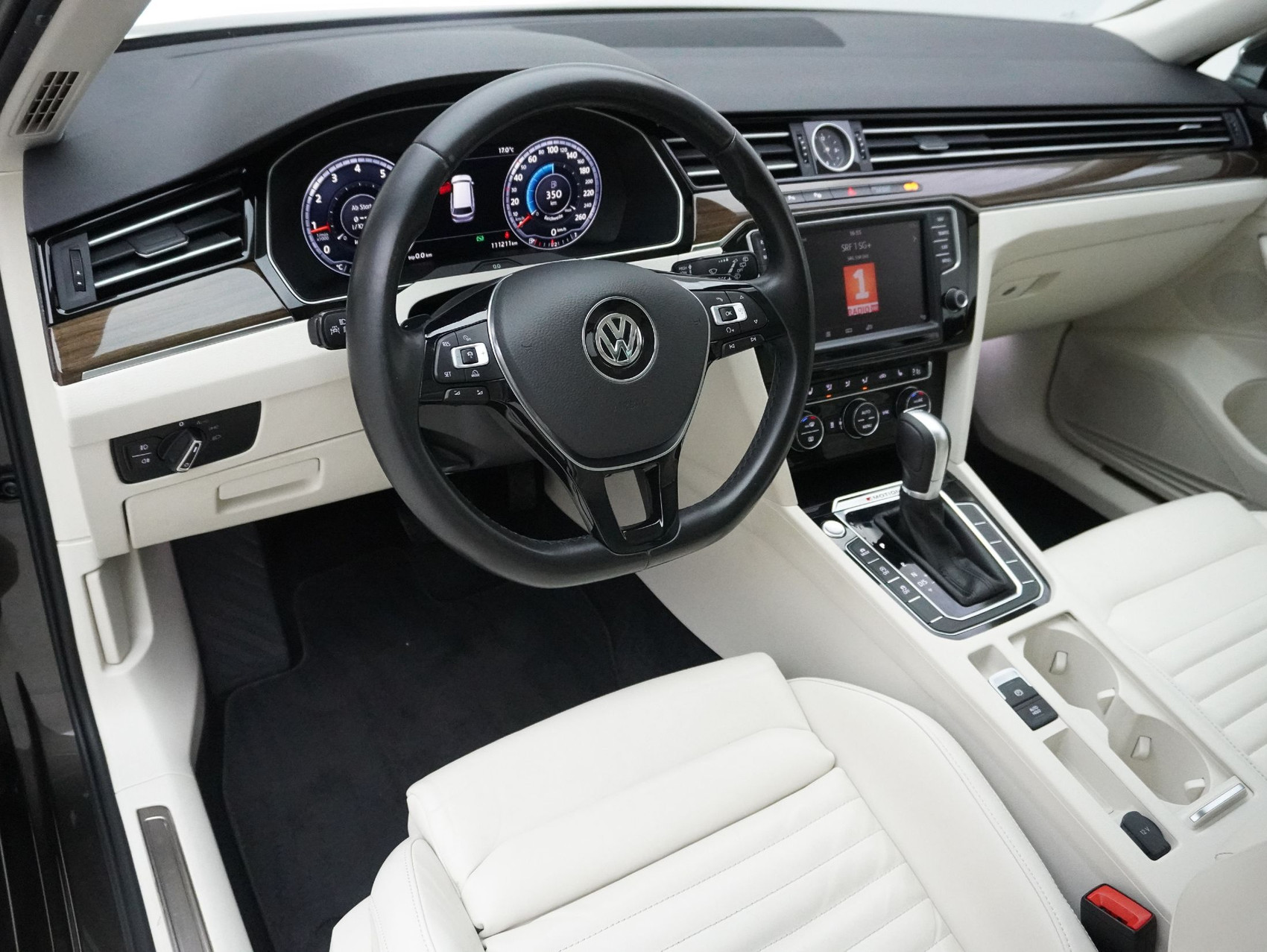 VW Passat Variant 2.0 TSI DSG R-Line 4Motion