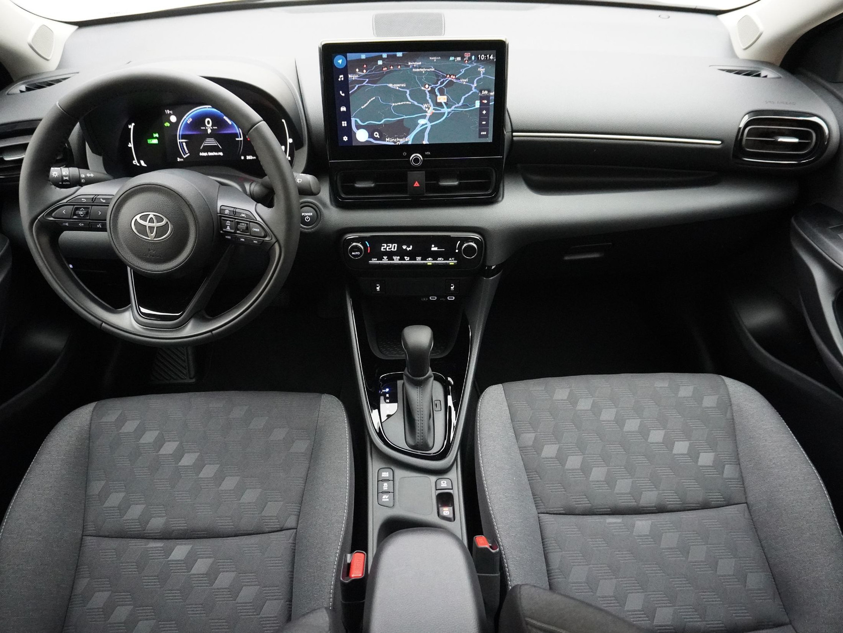 TOYOTA Yaris 1.5 VVT-i HSD Trend * Trend Plus *