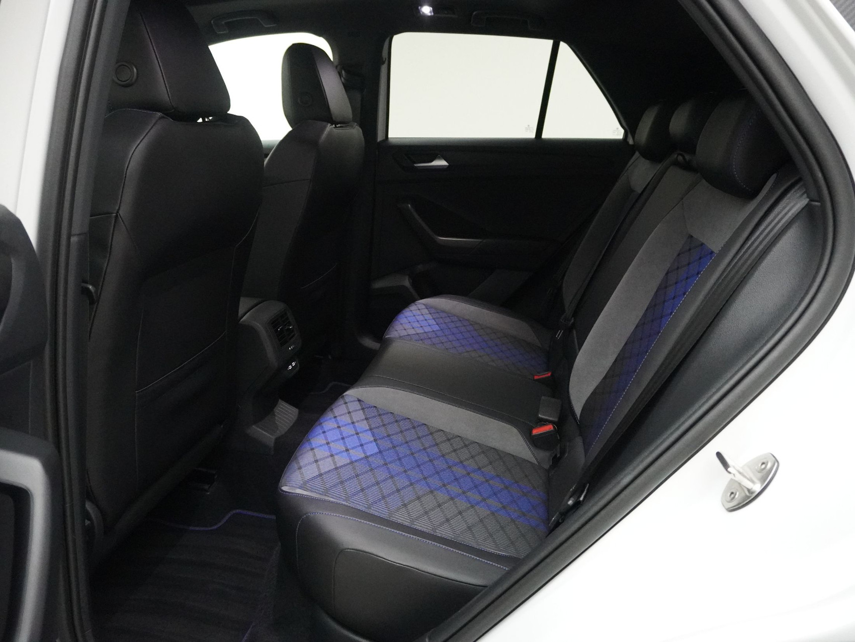 VW T-Roc 2.0 TSI DSG R Black Style 4Motion **Anhängerkupplung und Panoramaglasdach**