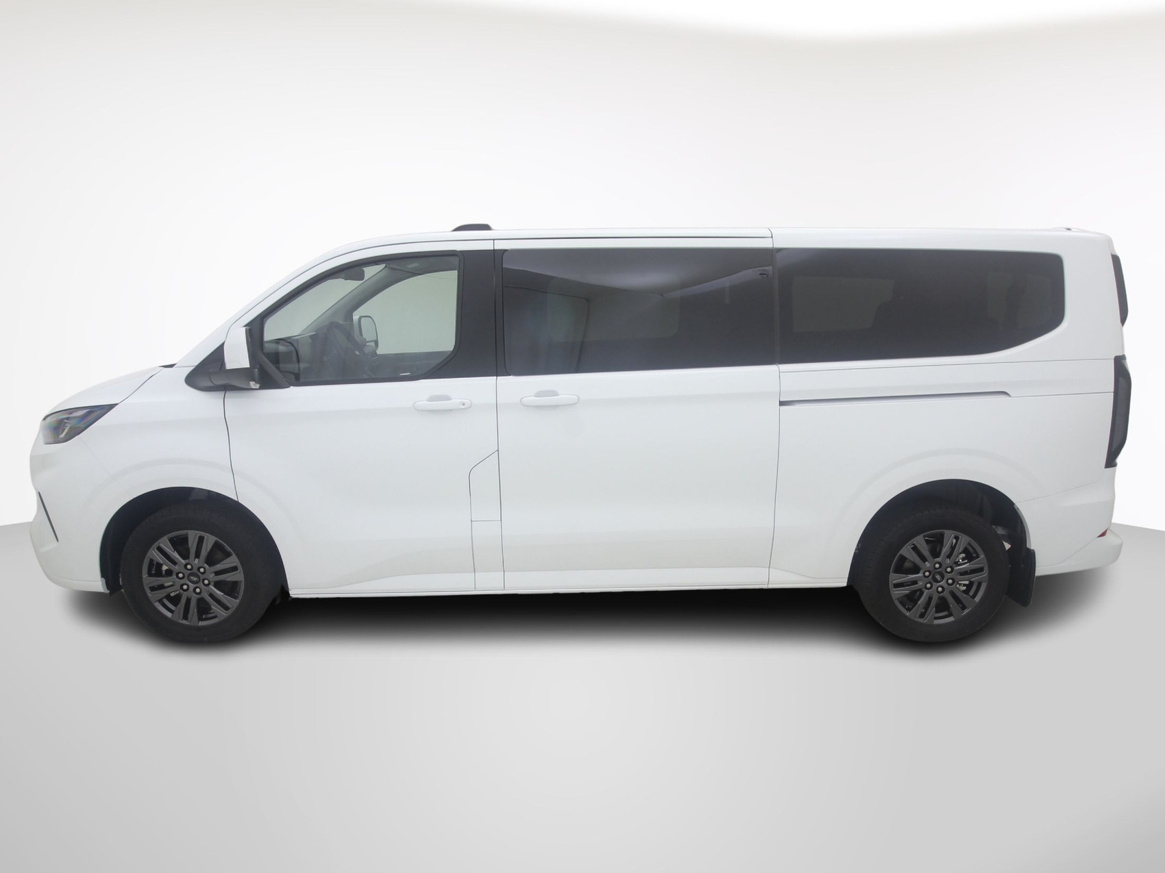 FORD Tourneo Custom 320 L2 2.0 TDCI 4×4 Titanium