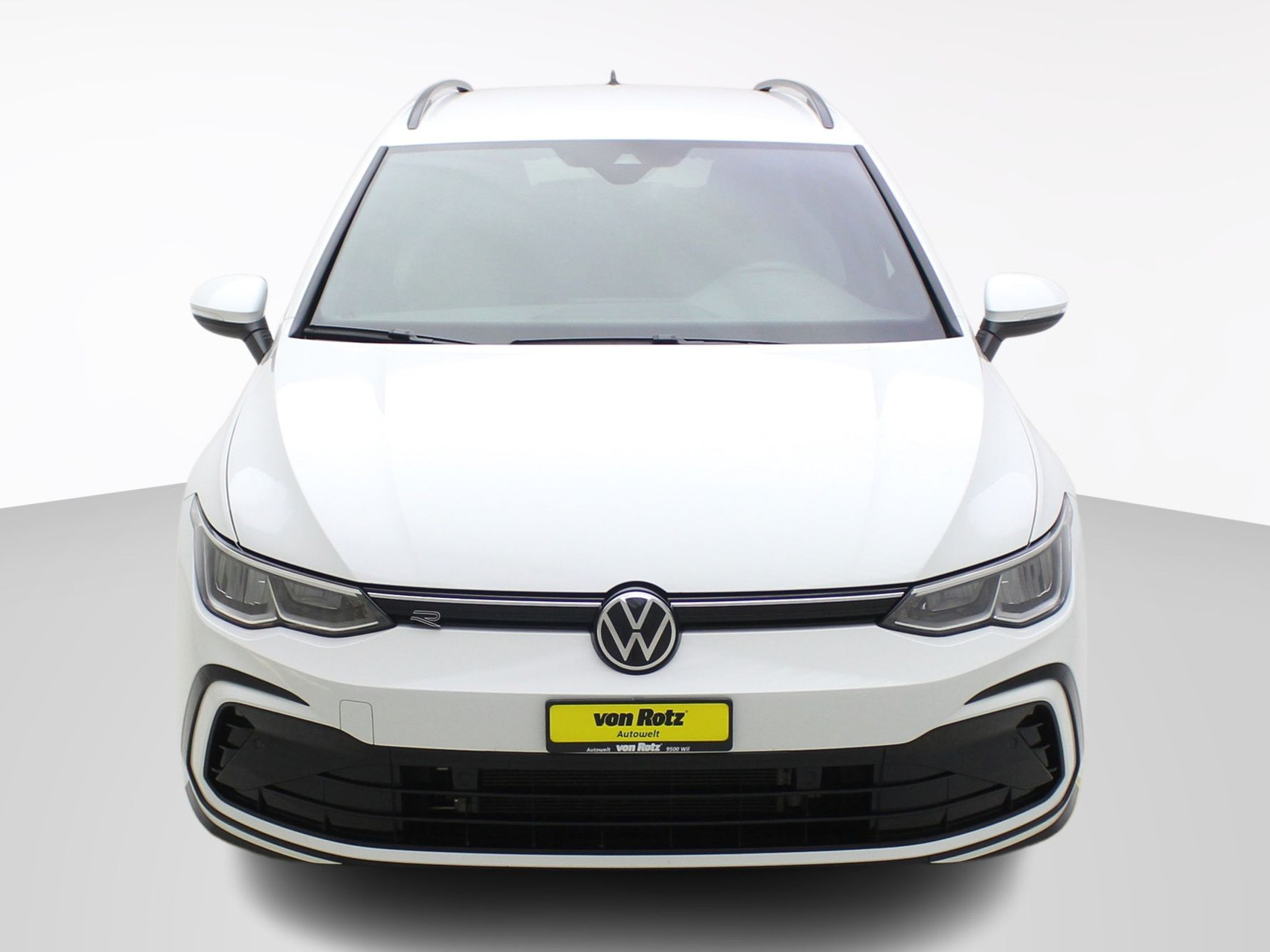 VW Golf 8 Variant 1.5 eTSI DSG R-Line