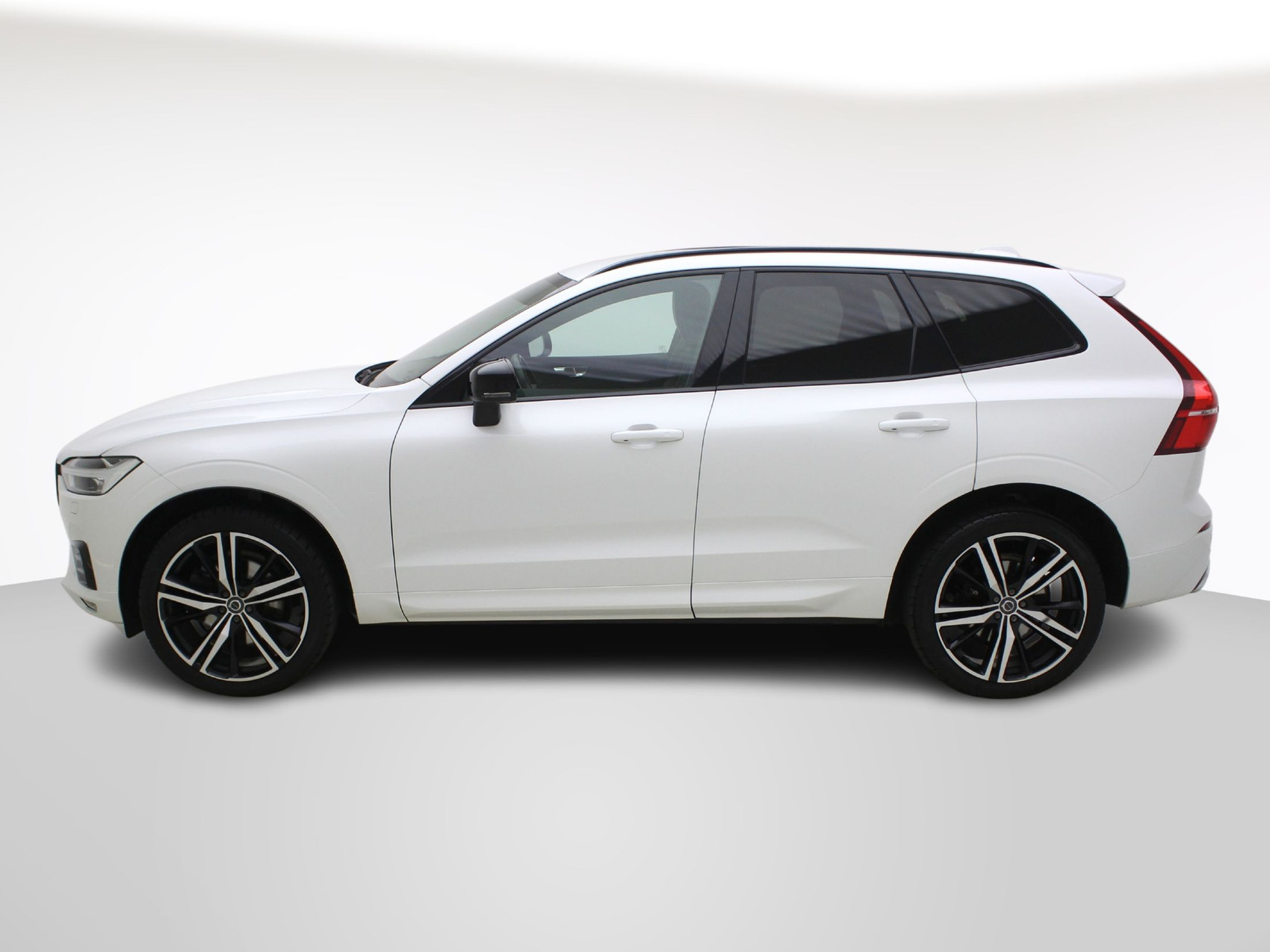 VOLVO XC60 2.0 B5 MH R-Design AWD