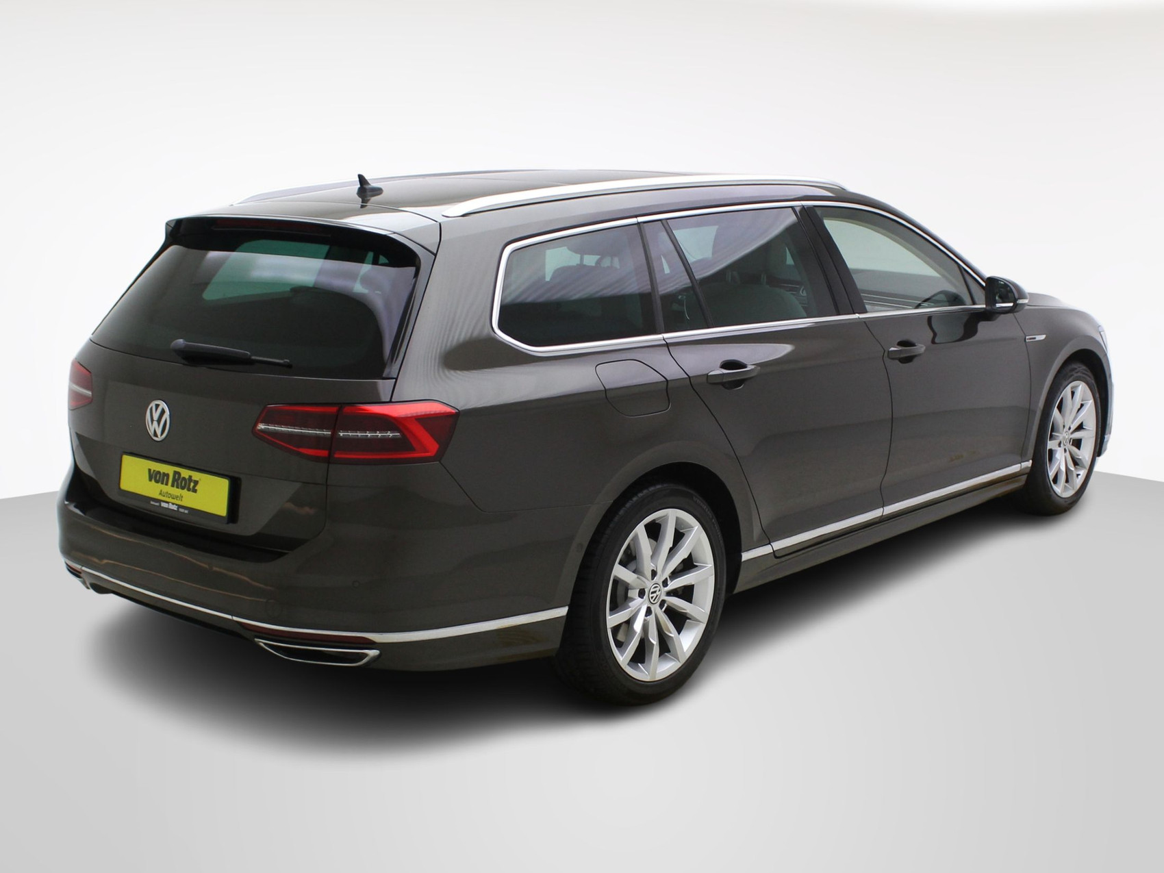 VW Passat Variant 2.0 TSI DSG R-Line 4Motion