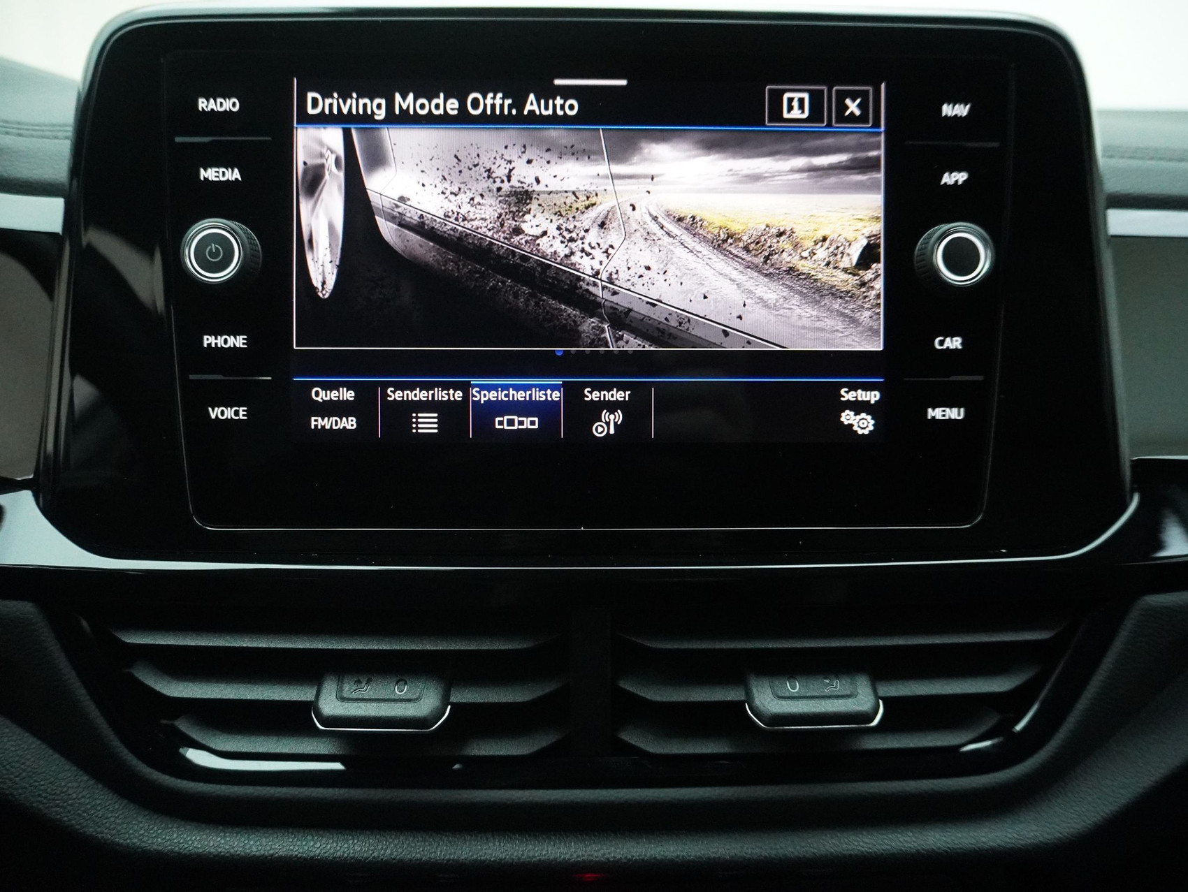 VW T-Roc 2.0 TSI DSG R Black Style 4Motion **Anhängerkupplung und Panoramaglasdach**